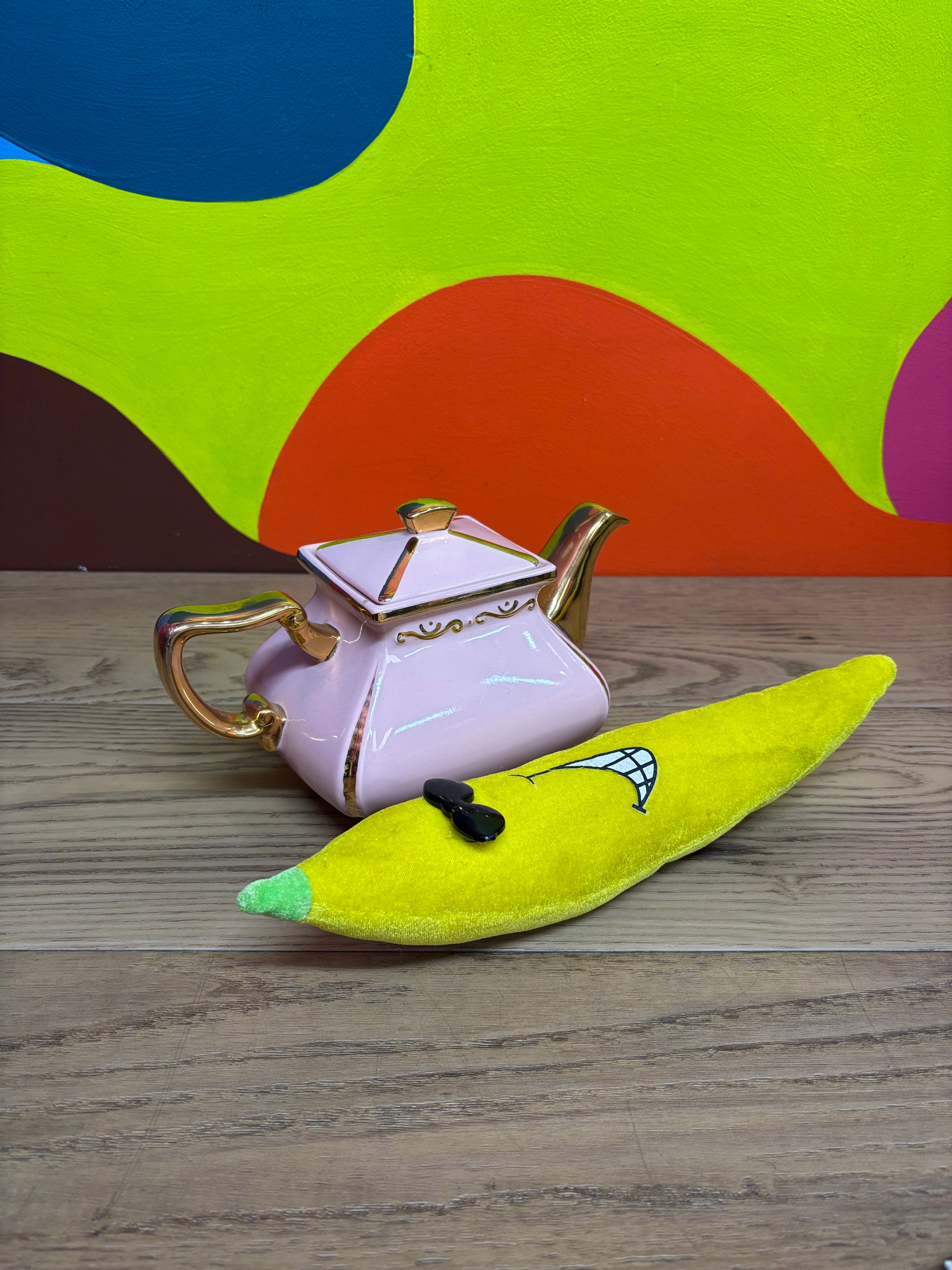 Pink Teapot (Ellgreave Pottery Co.)