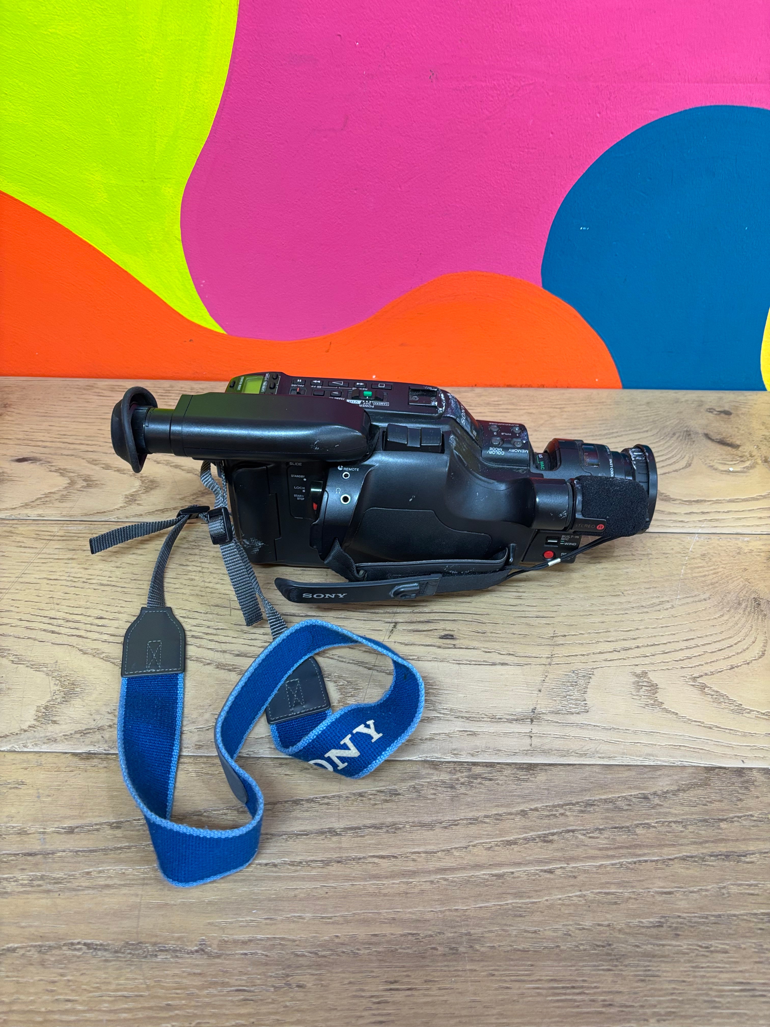 Sony Handycam Video 8 Camcorder (CCD-F77)