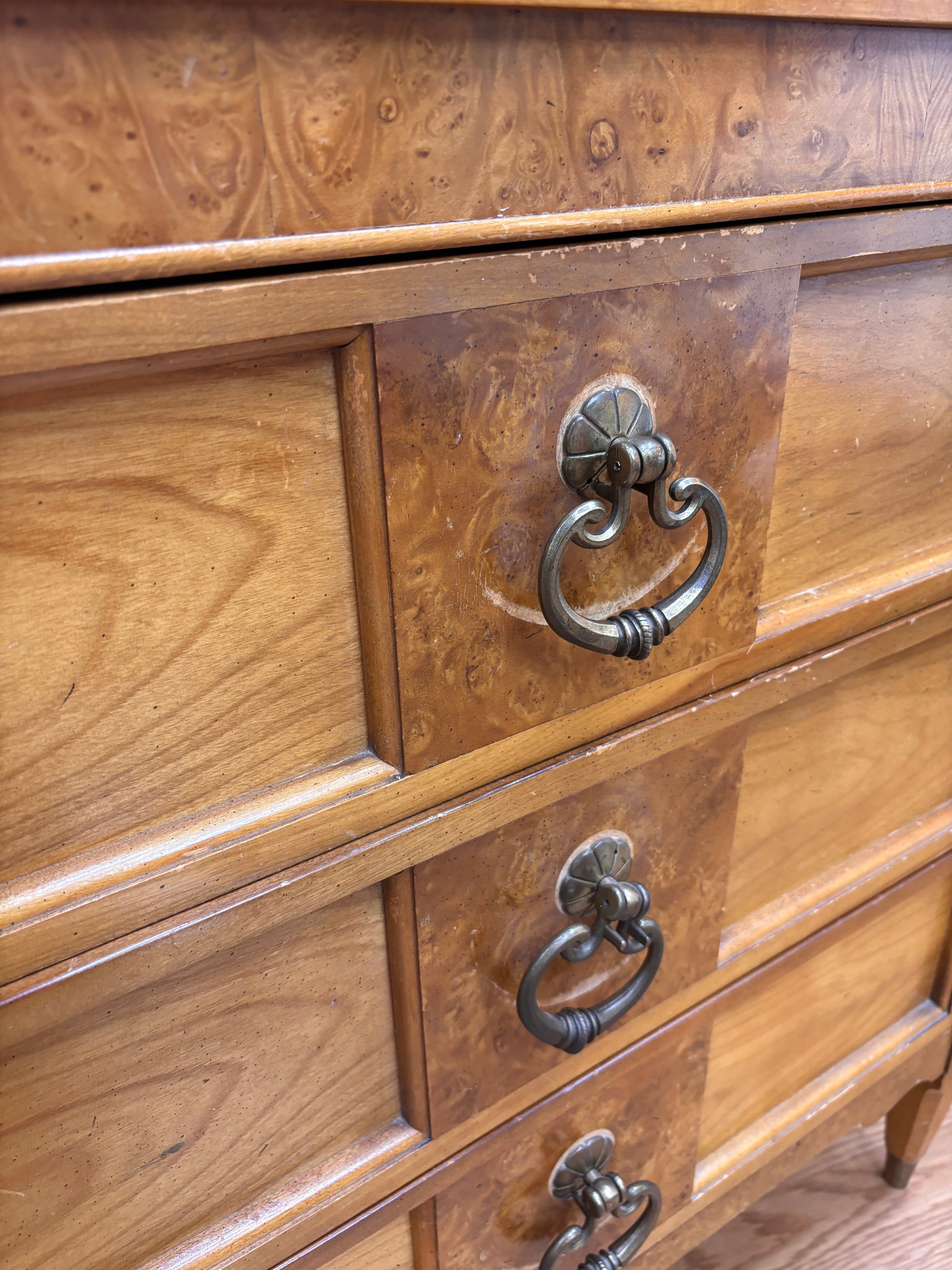 Bassett Furniture 9-Drawer Wood Dresser