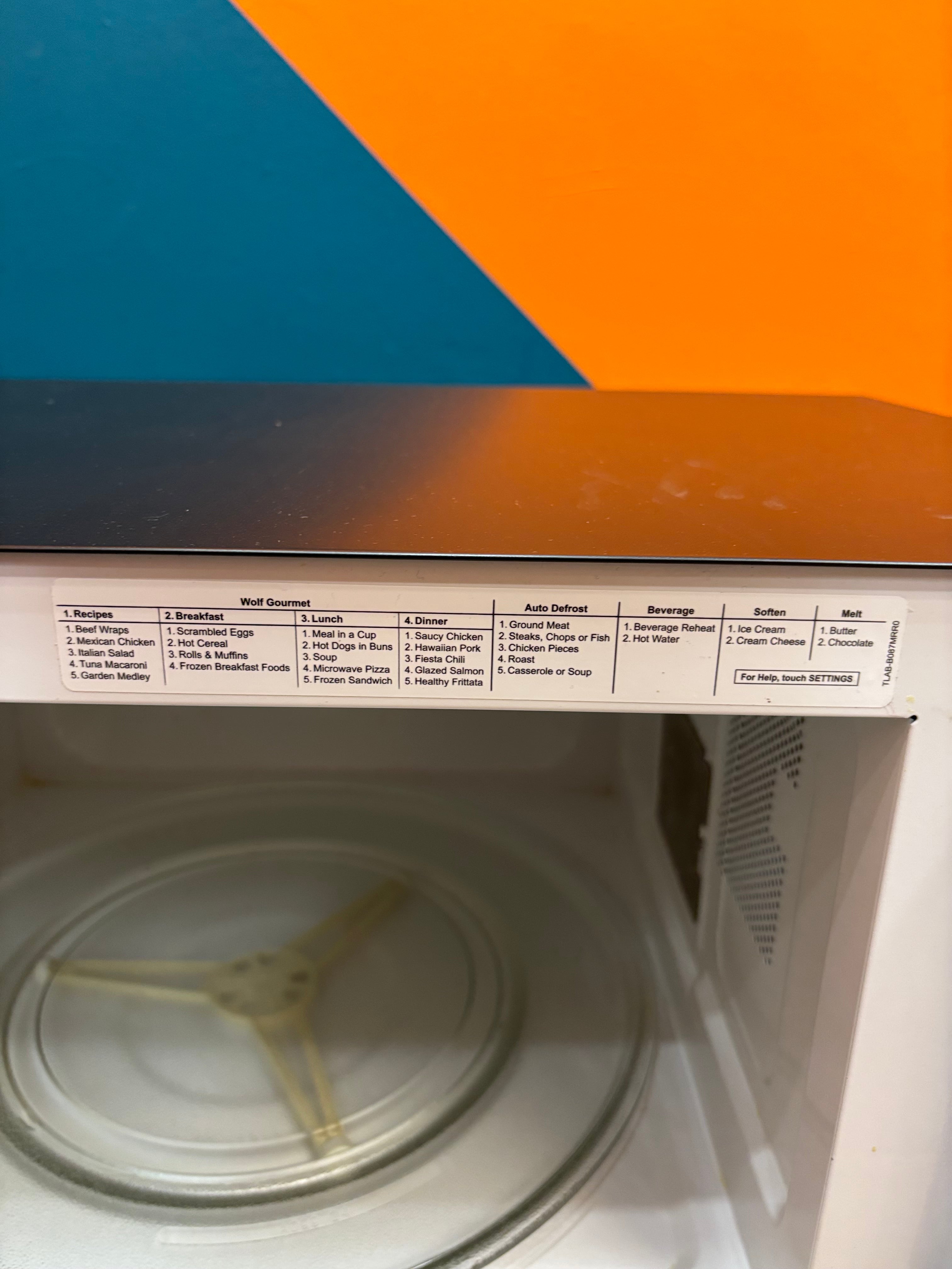Wolf 24" Microwave with Gourmet Mode