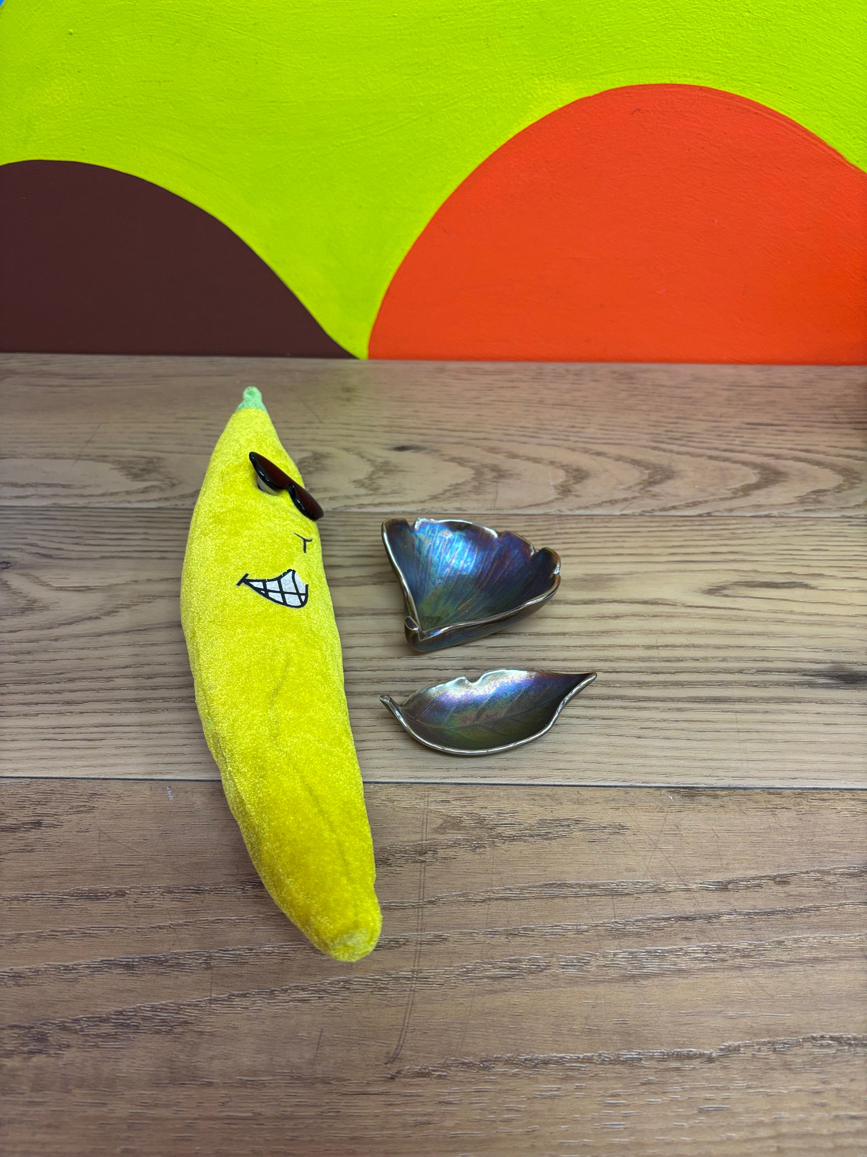 (2) Small Kotobuki Leaf Dishes