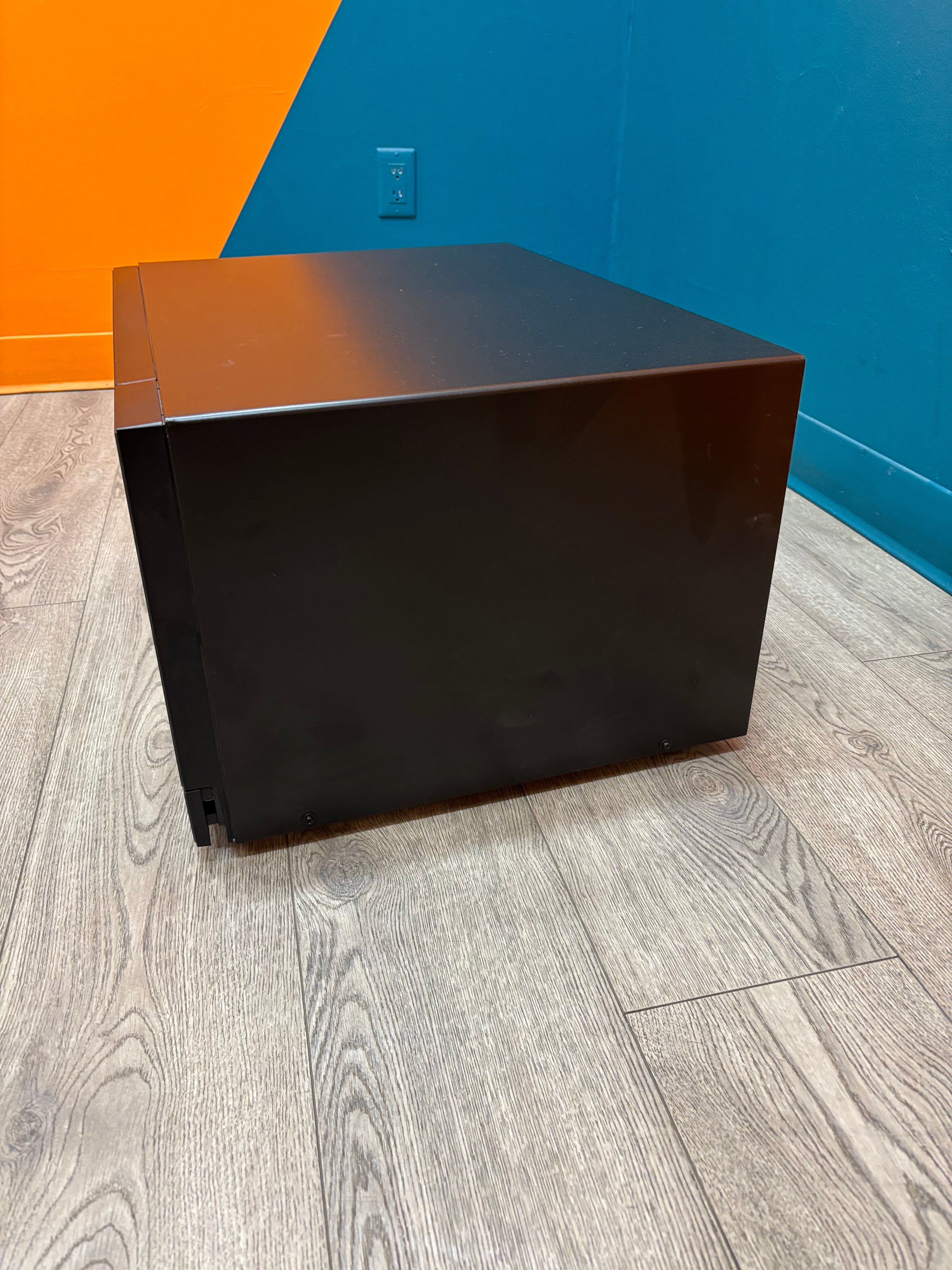 Wolf 24" Microwave with Gourmet Mode