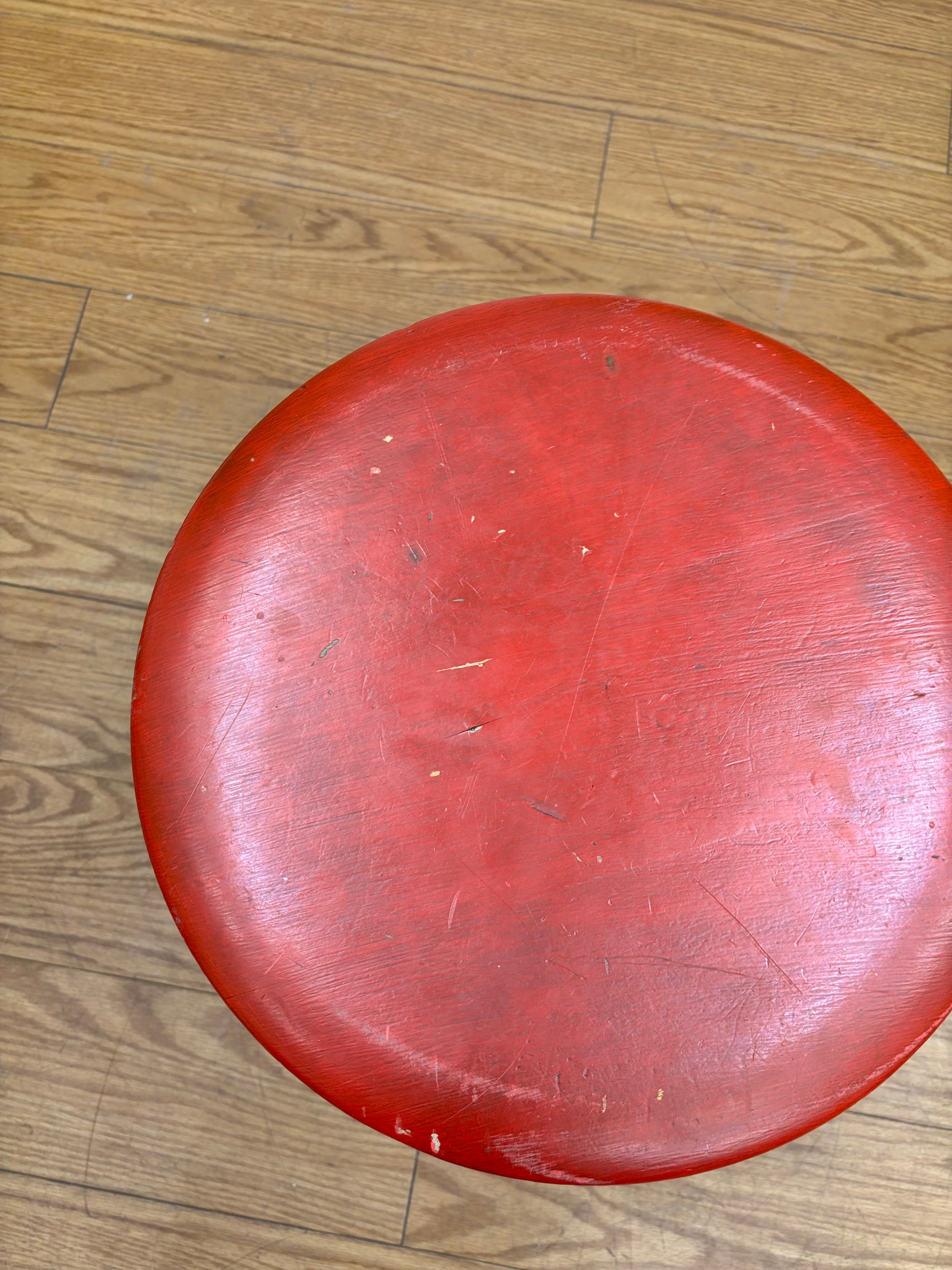 Red Claw Swivel Piano Stool