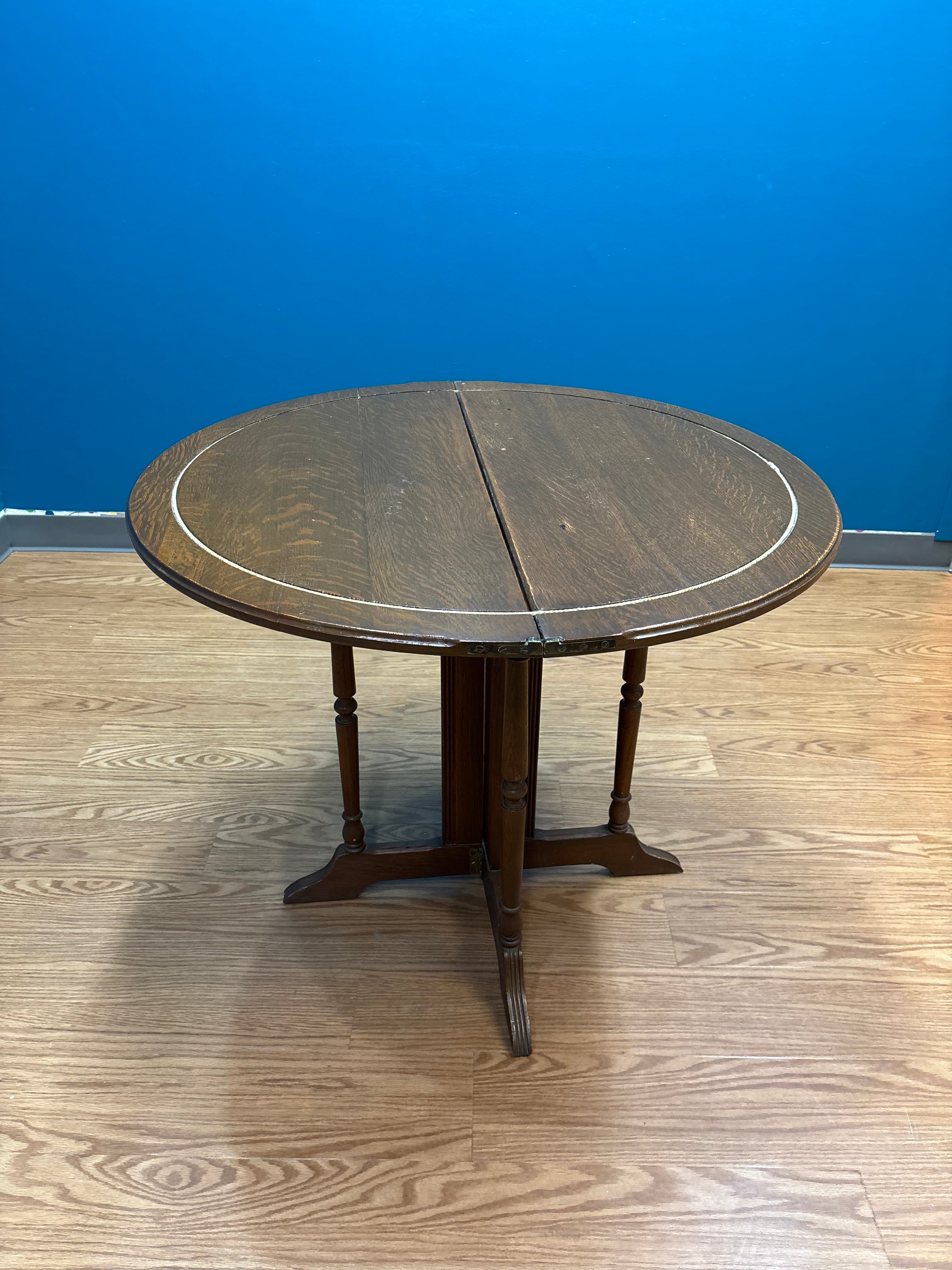 Drop Leaf Round Table