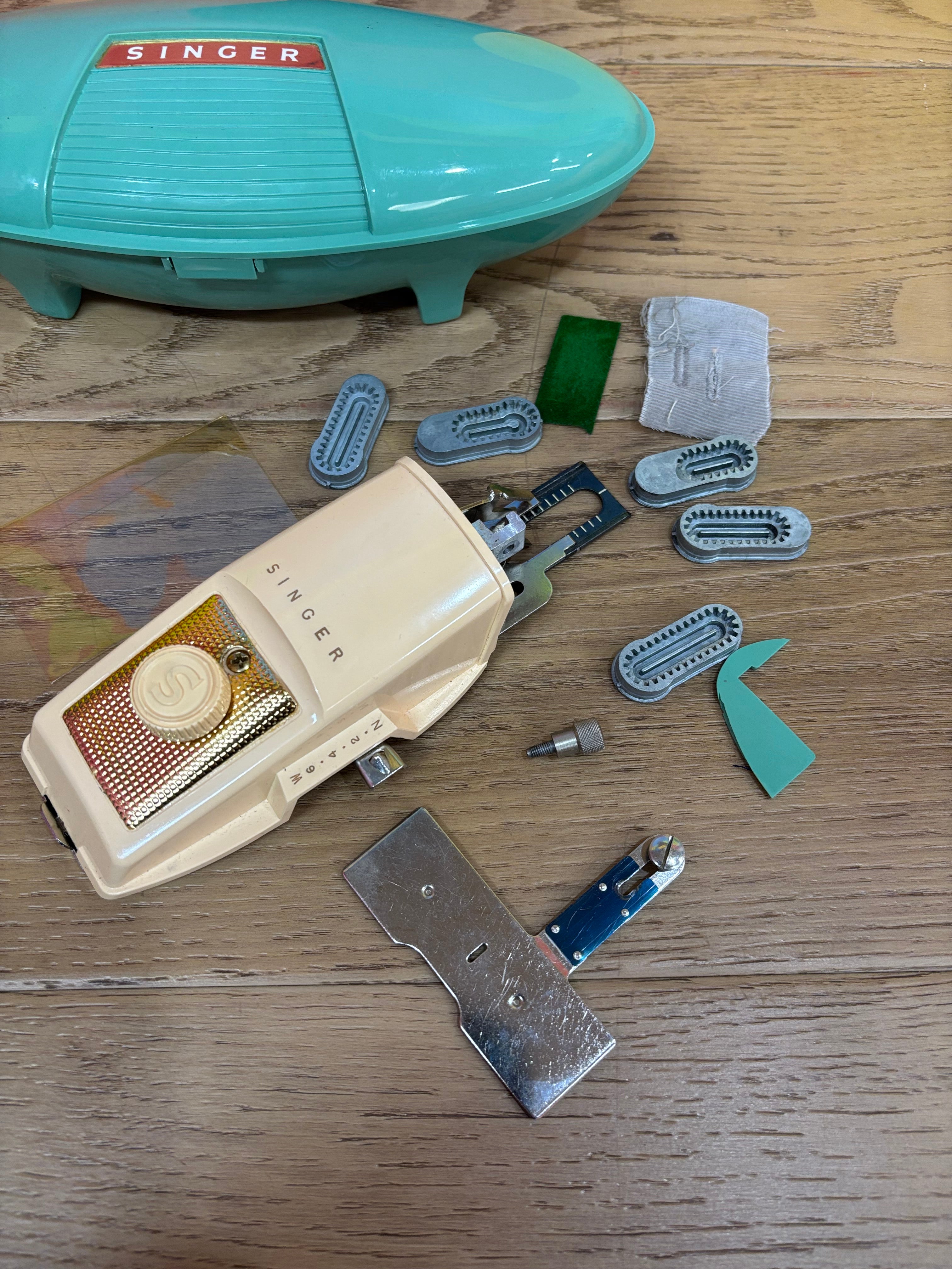 Singer Buttonholer in Case