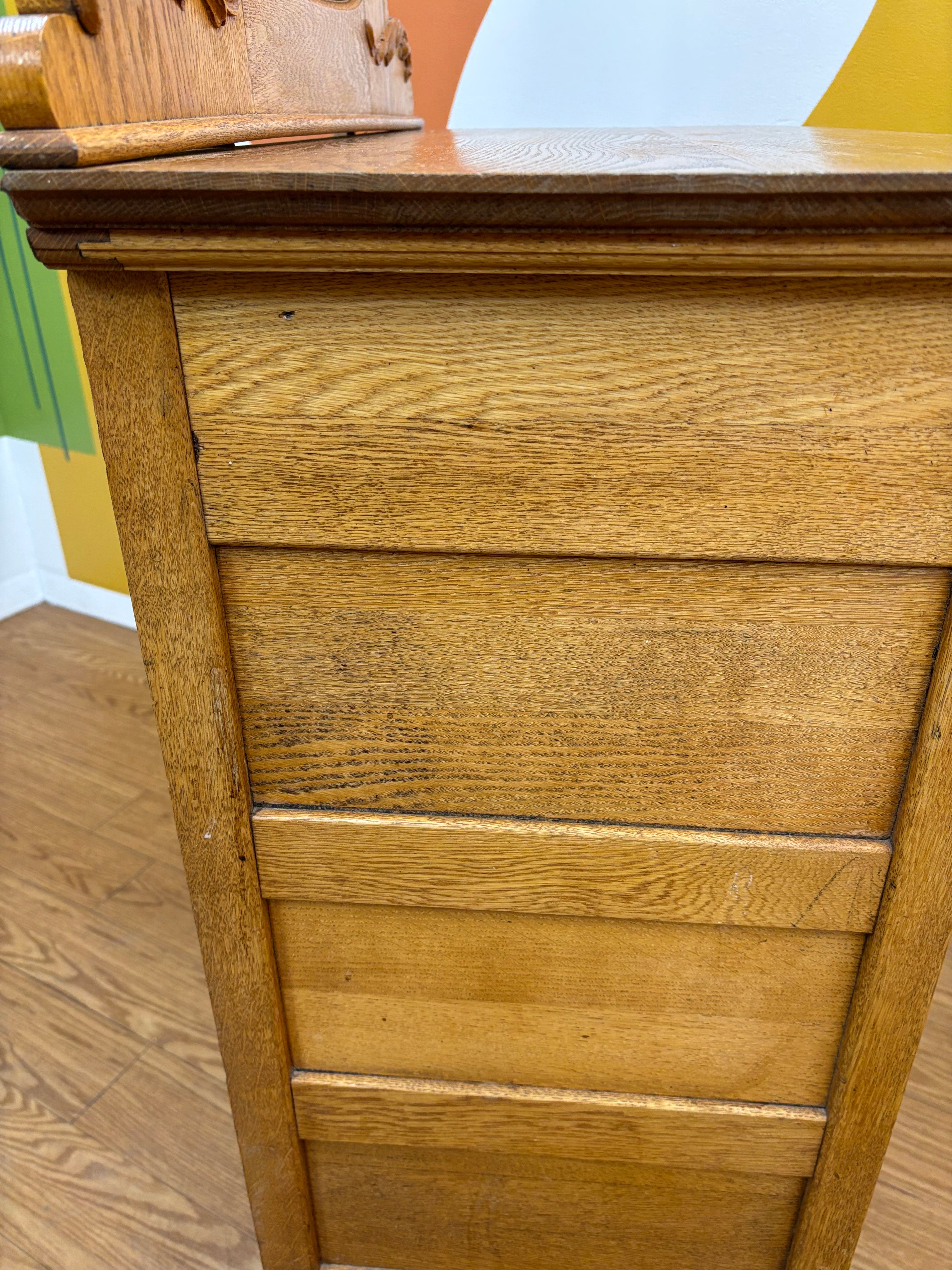 Chest of Drawers with Vanity Mirror