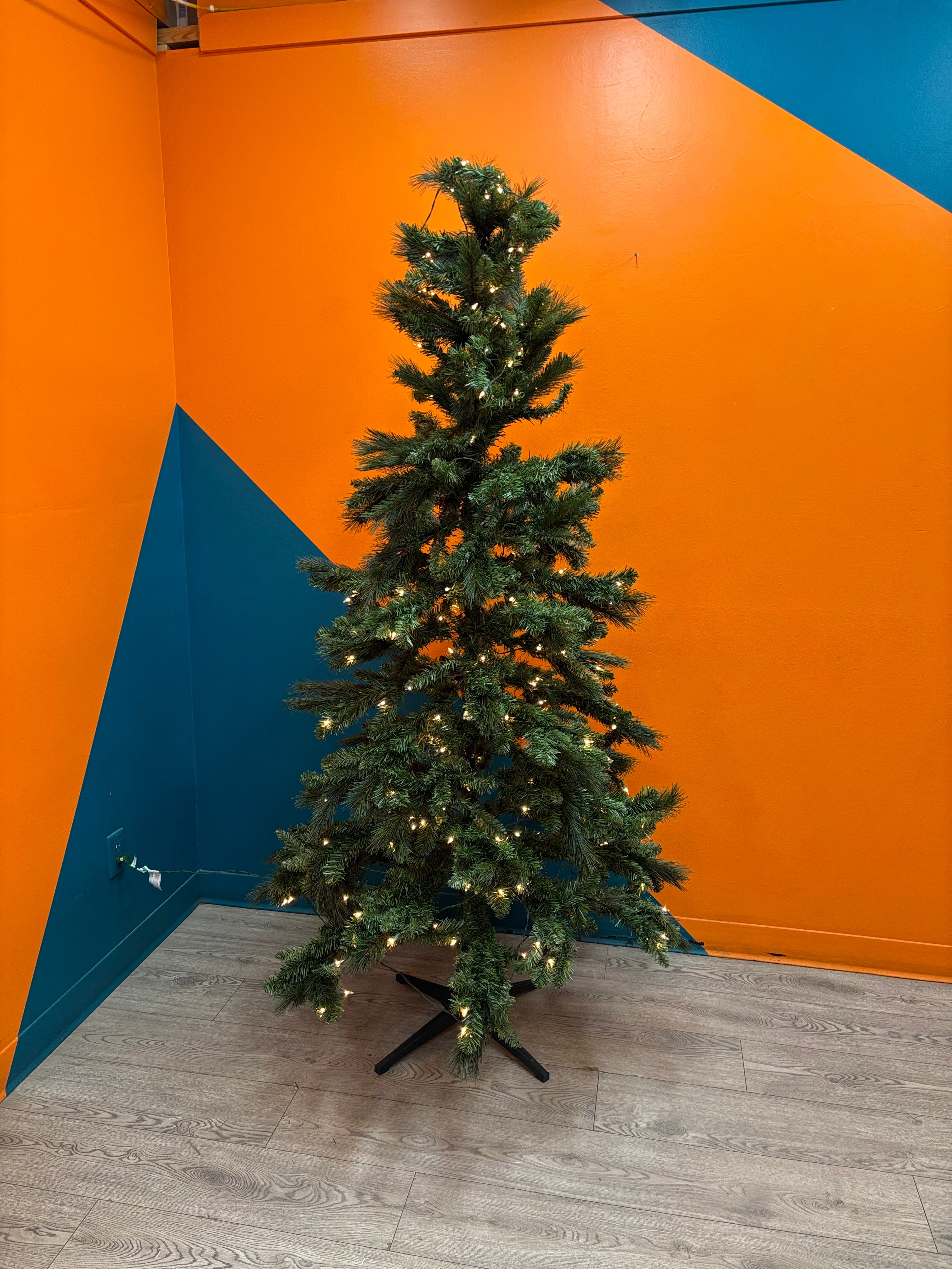 7ft  Pre-Lit Christmas Tree