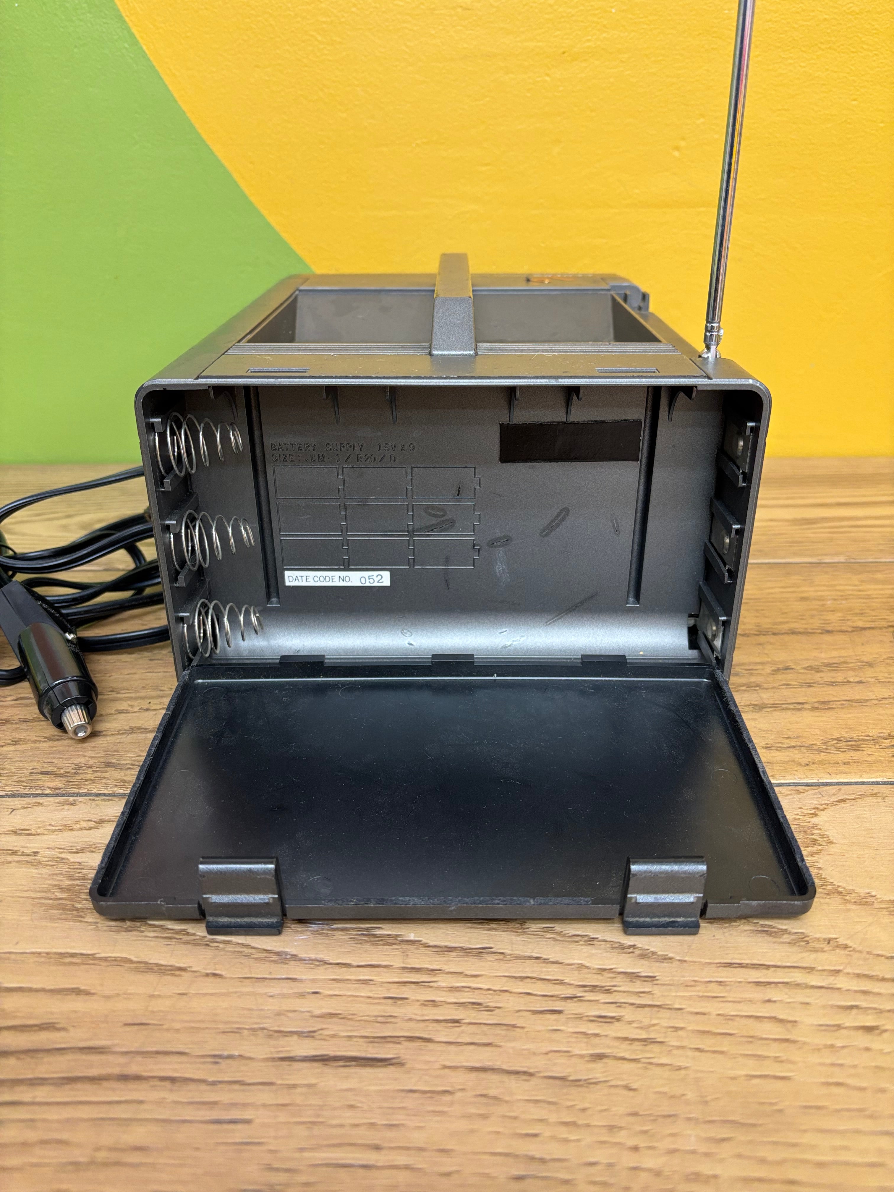 Lloyd’s Portable TV/Radio