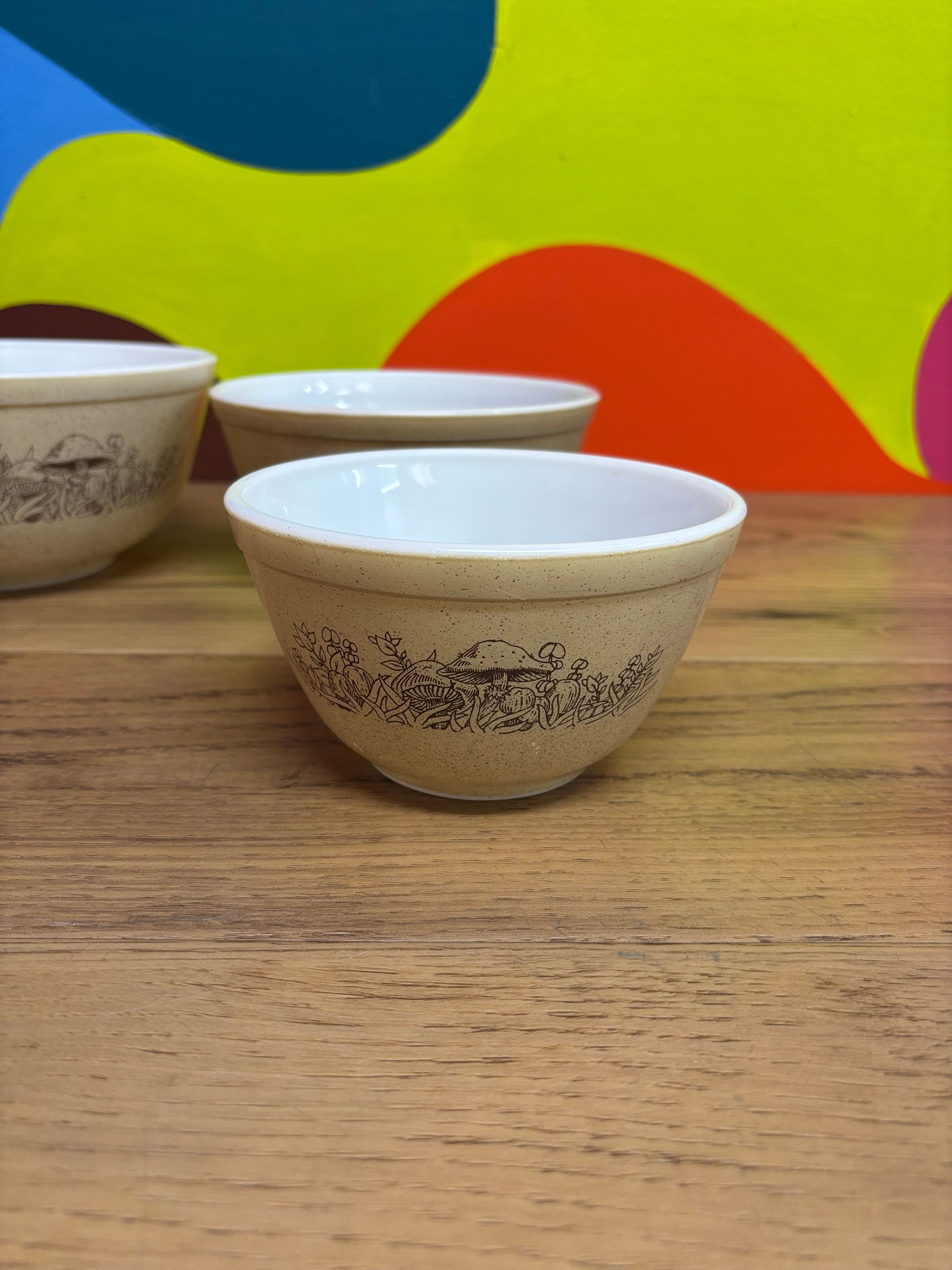 Pyrex Forest Fancies Set of 3 Mixing Bowls