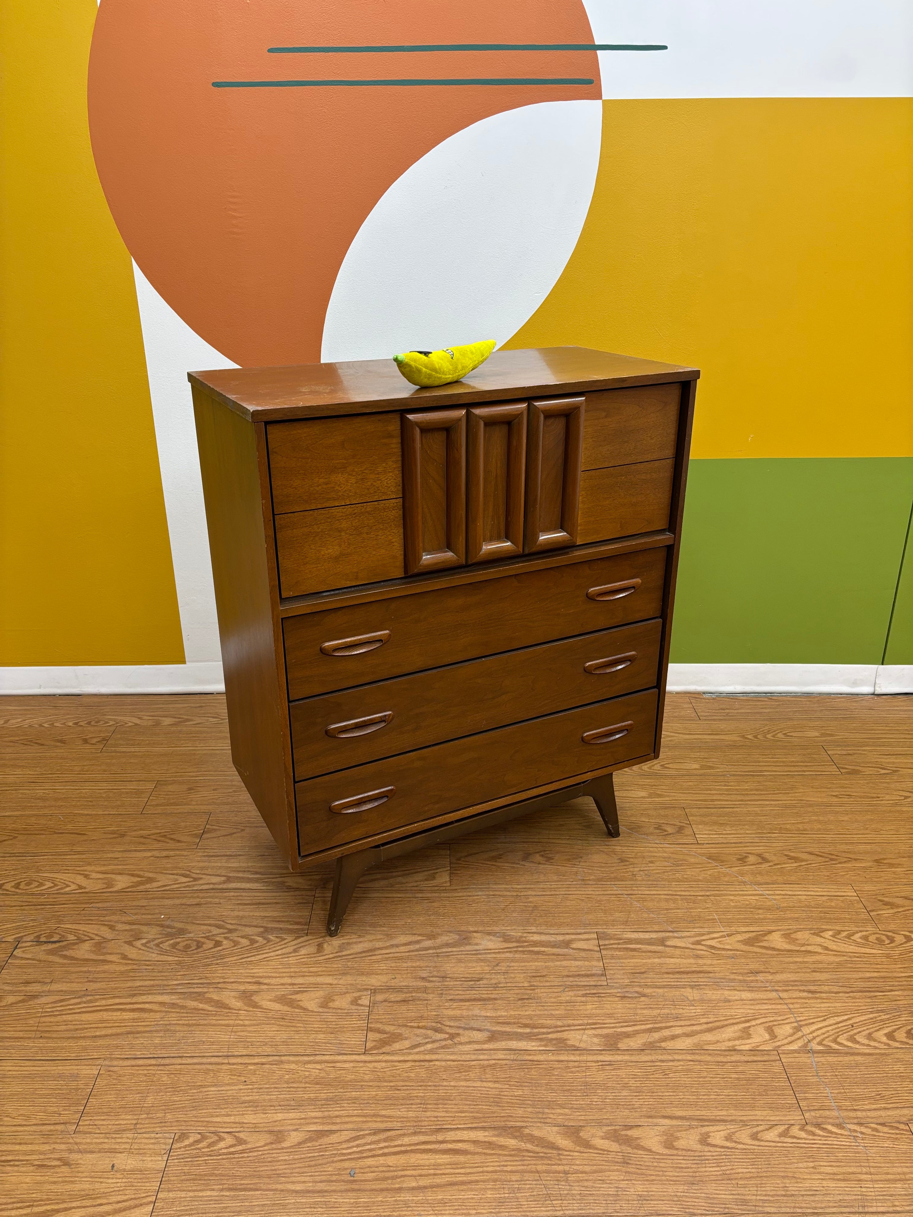 Victoriaville Wood 4 Drawer Dresser