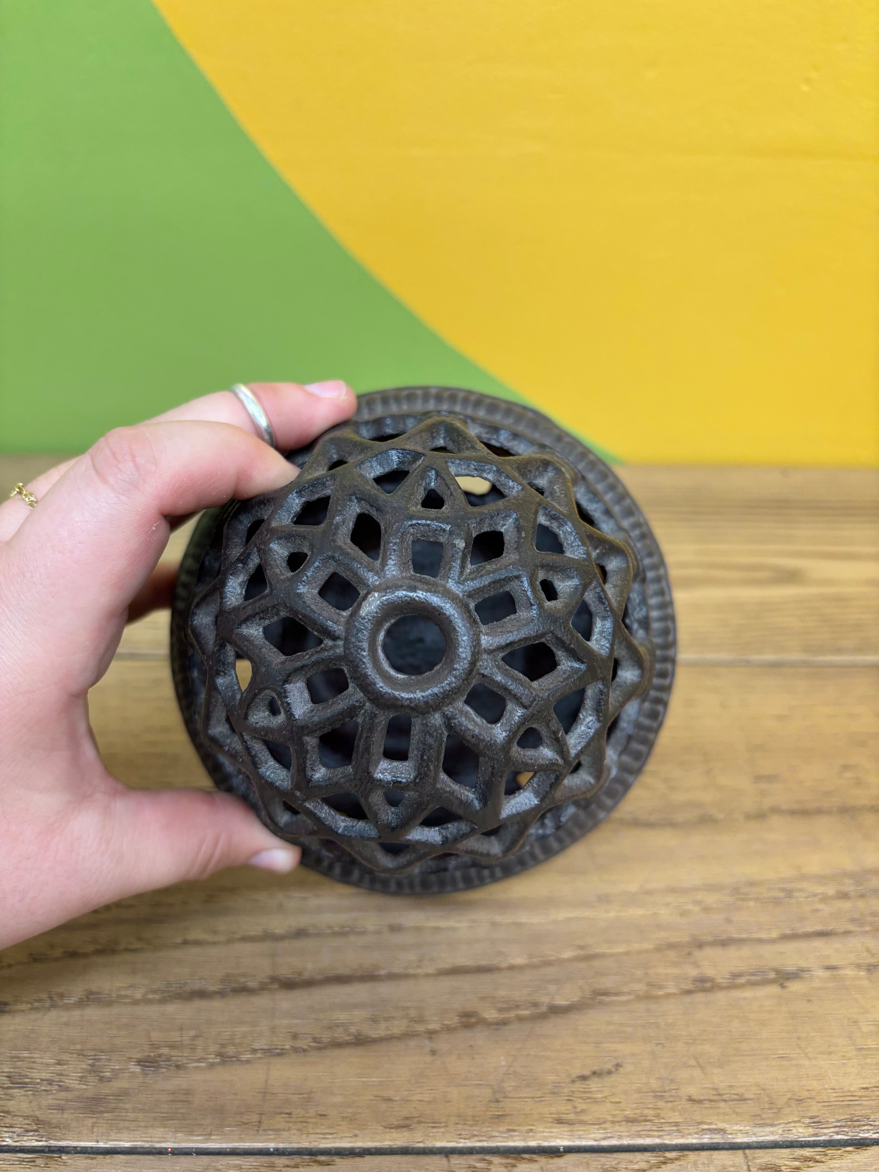 Cast Iron Beehive Dome Style Twine Holder