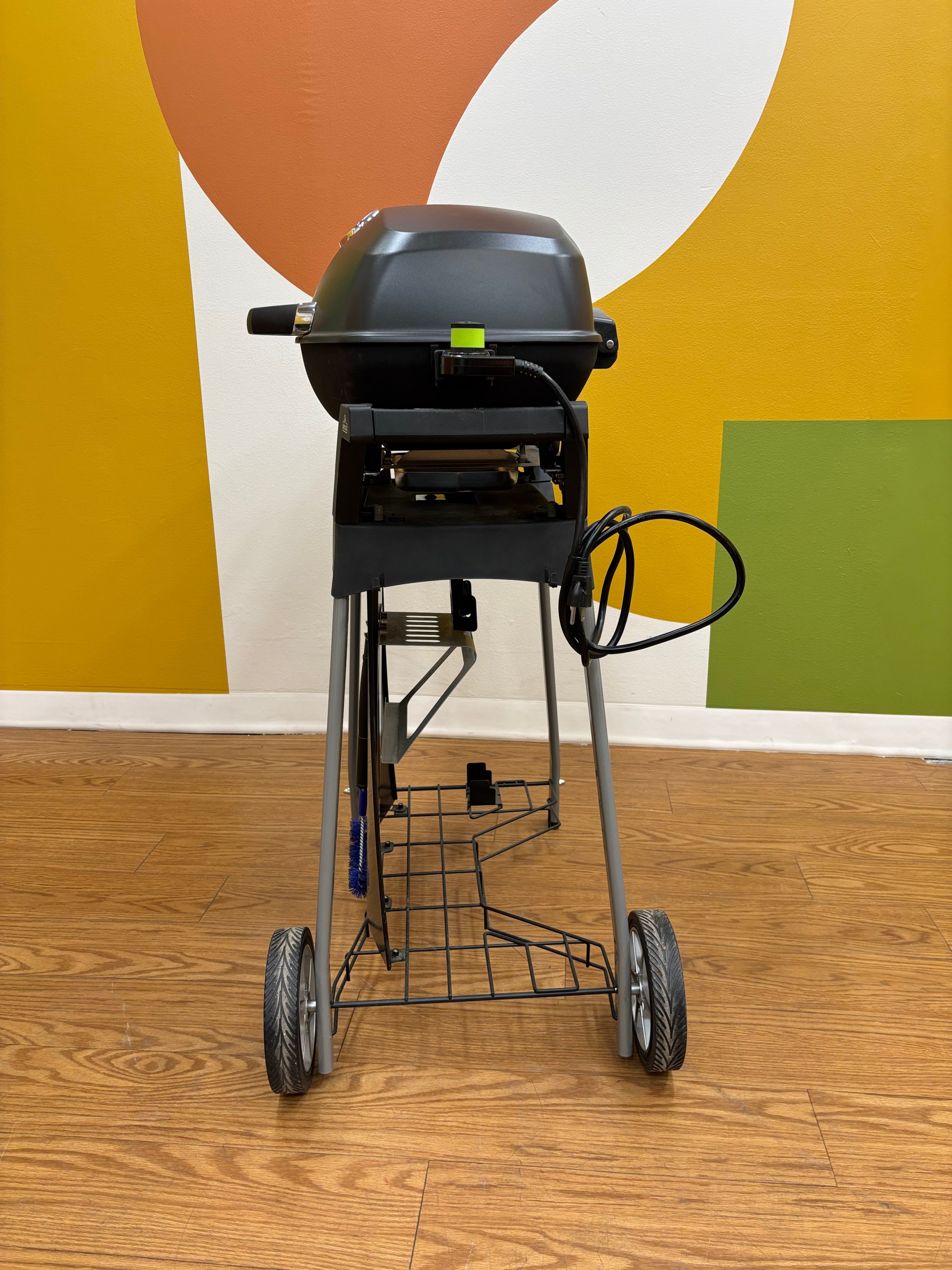 Napoleon Travel Q Portable Propane Gas Grill with Cover