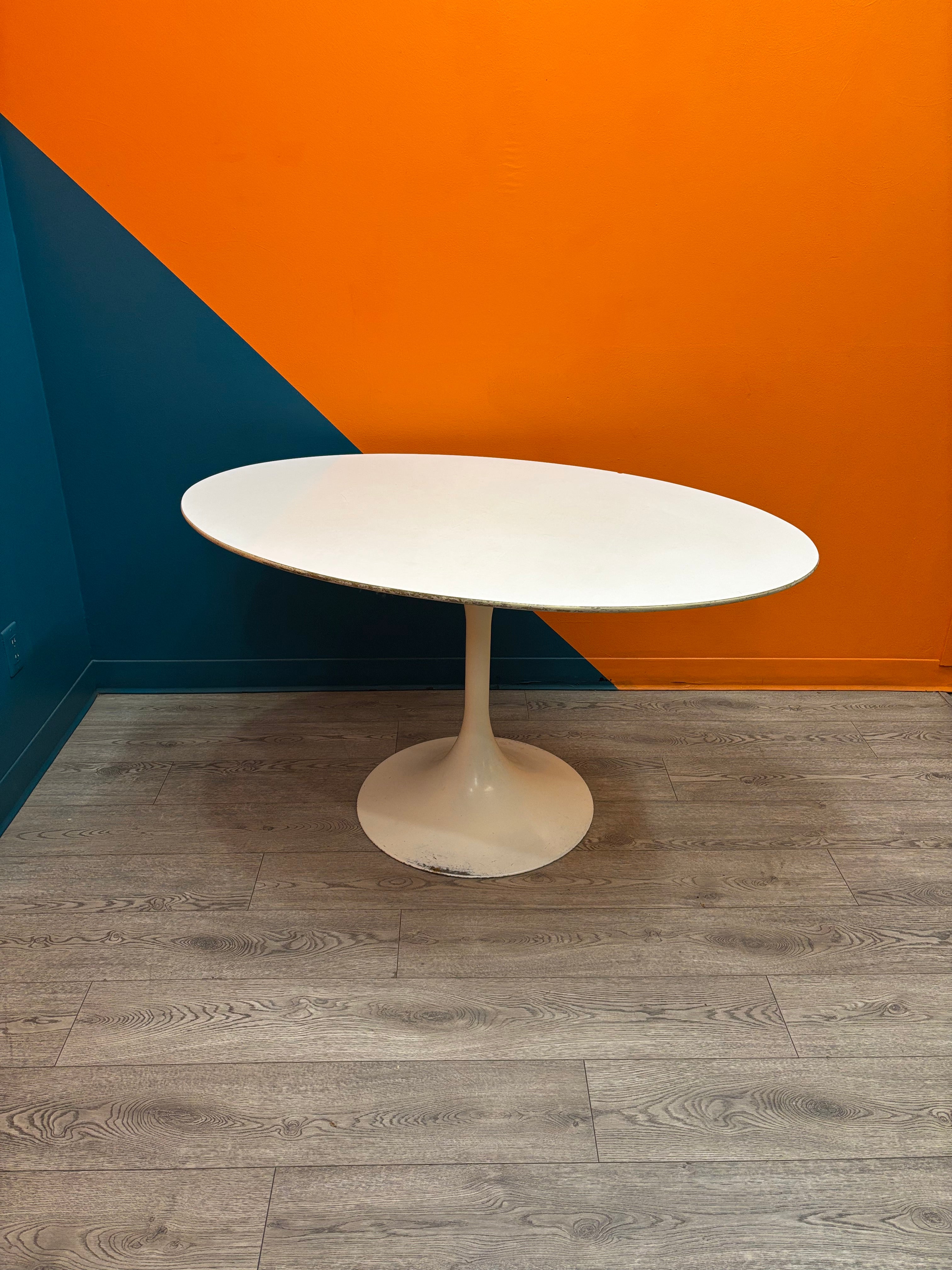 Oval Tulip Dining Table