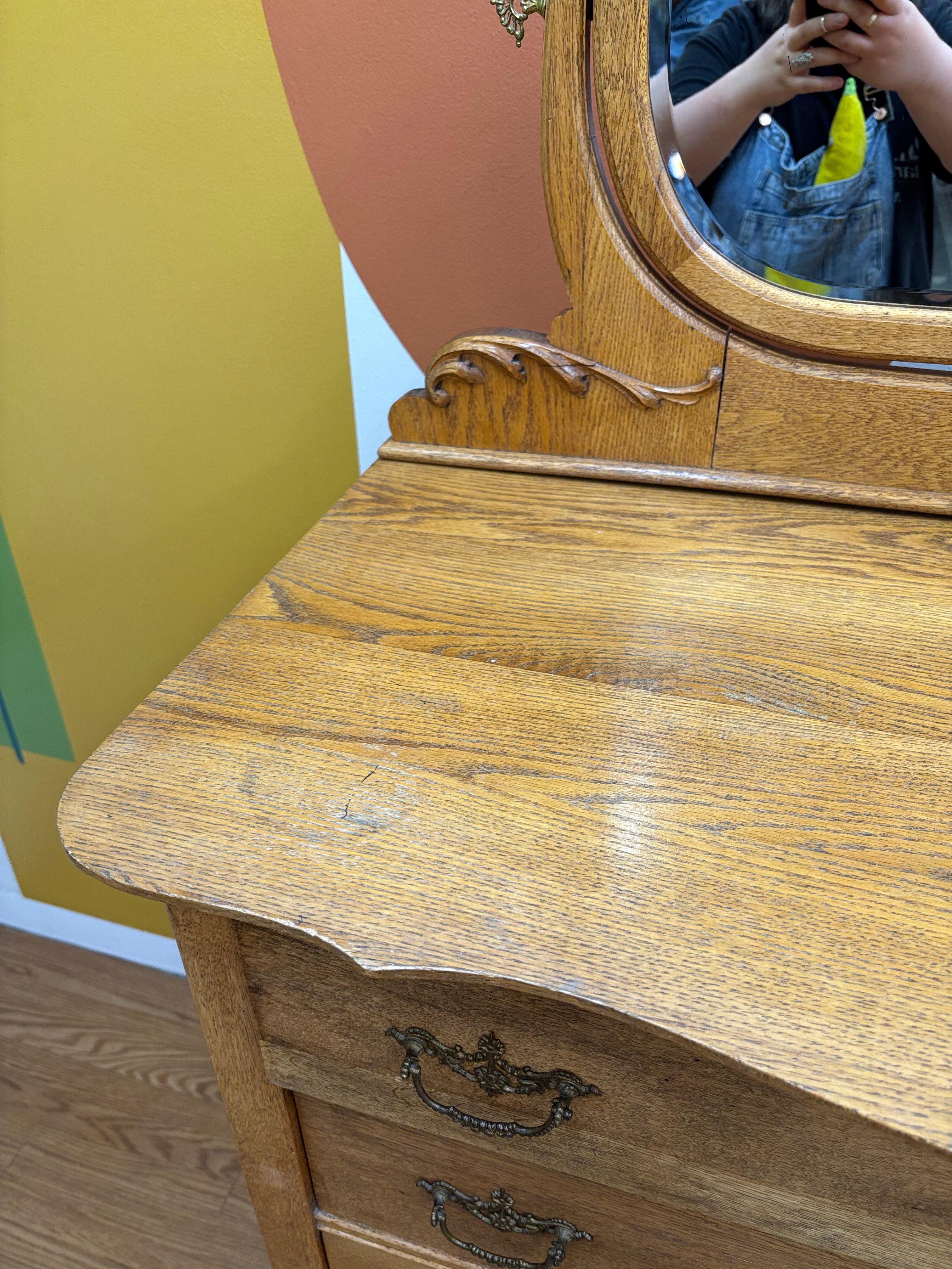 Chest of Drawers with Vanity Mirror