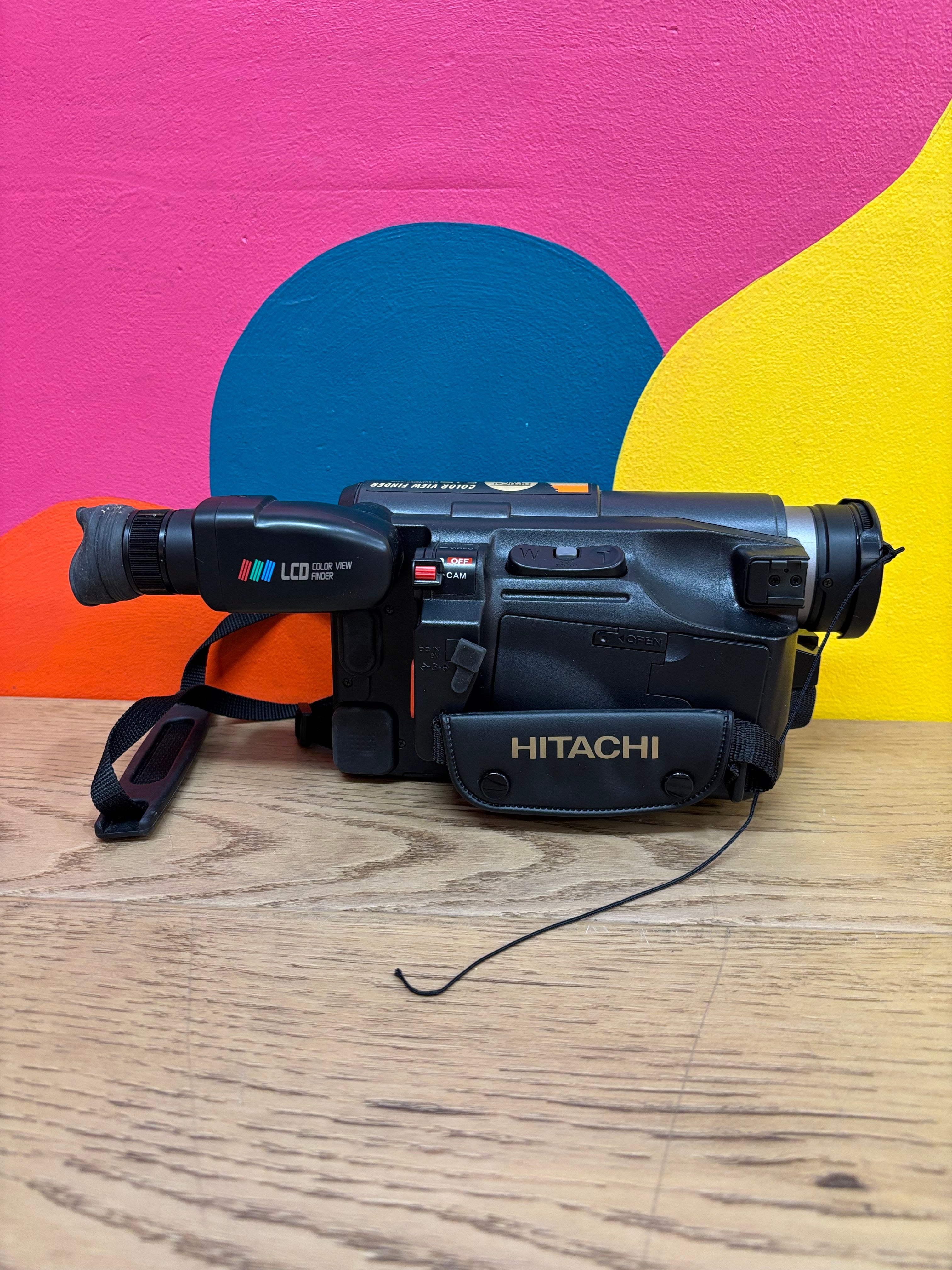 Hitachi VM-E521A Camcorder