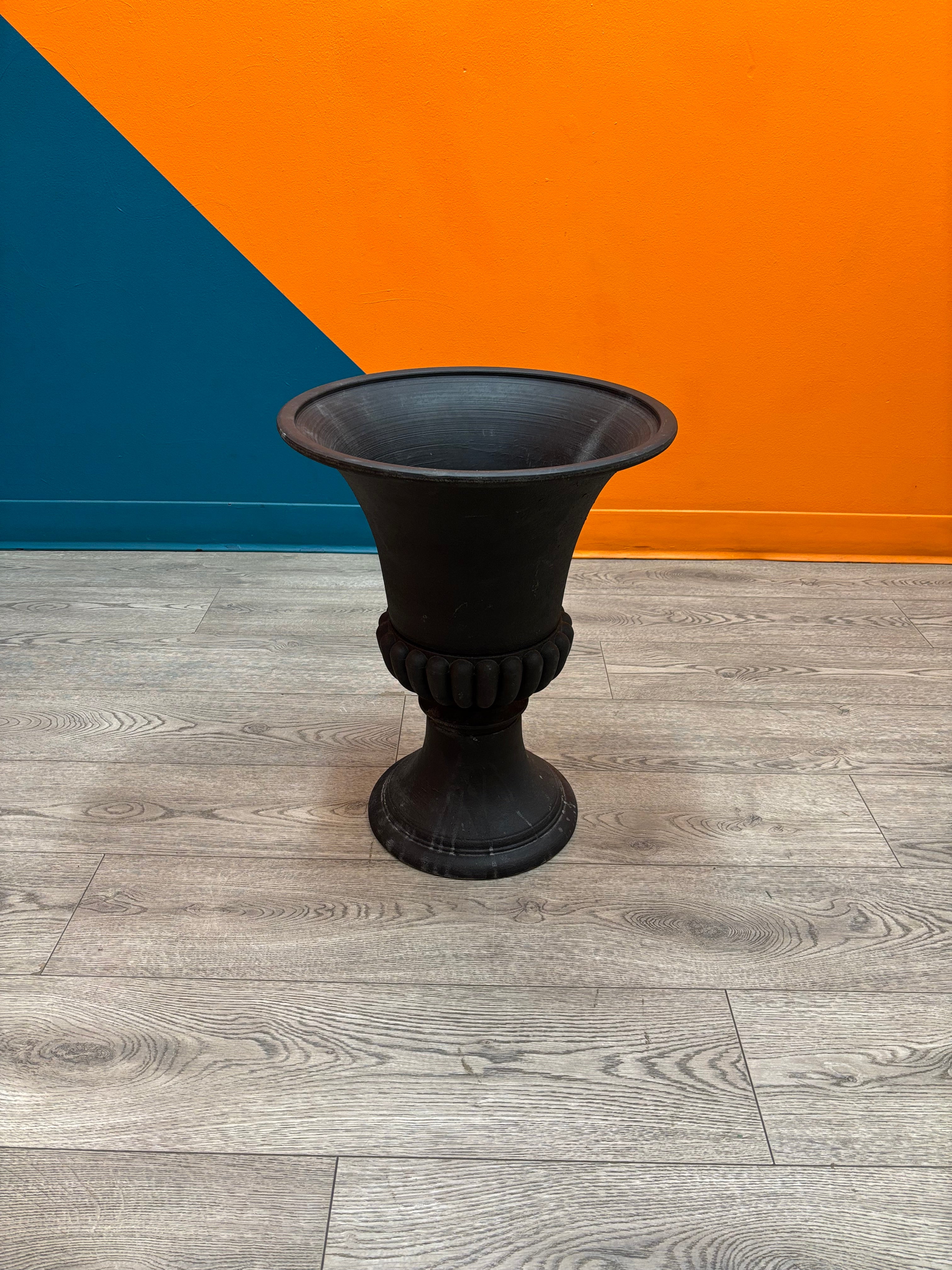 Round Plant Stand