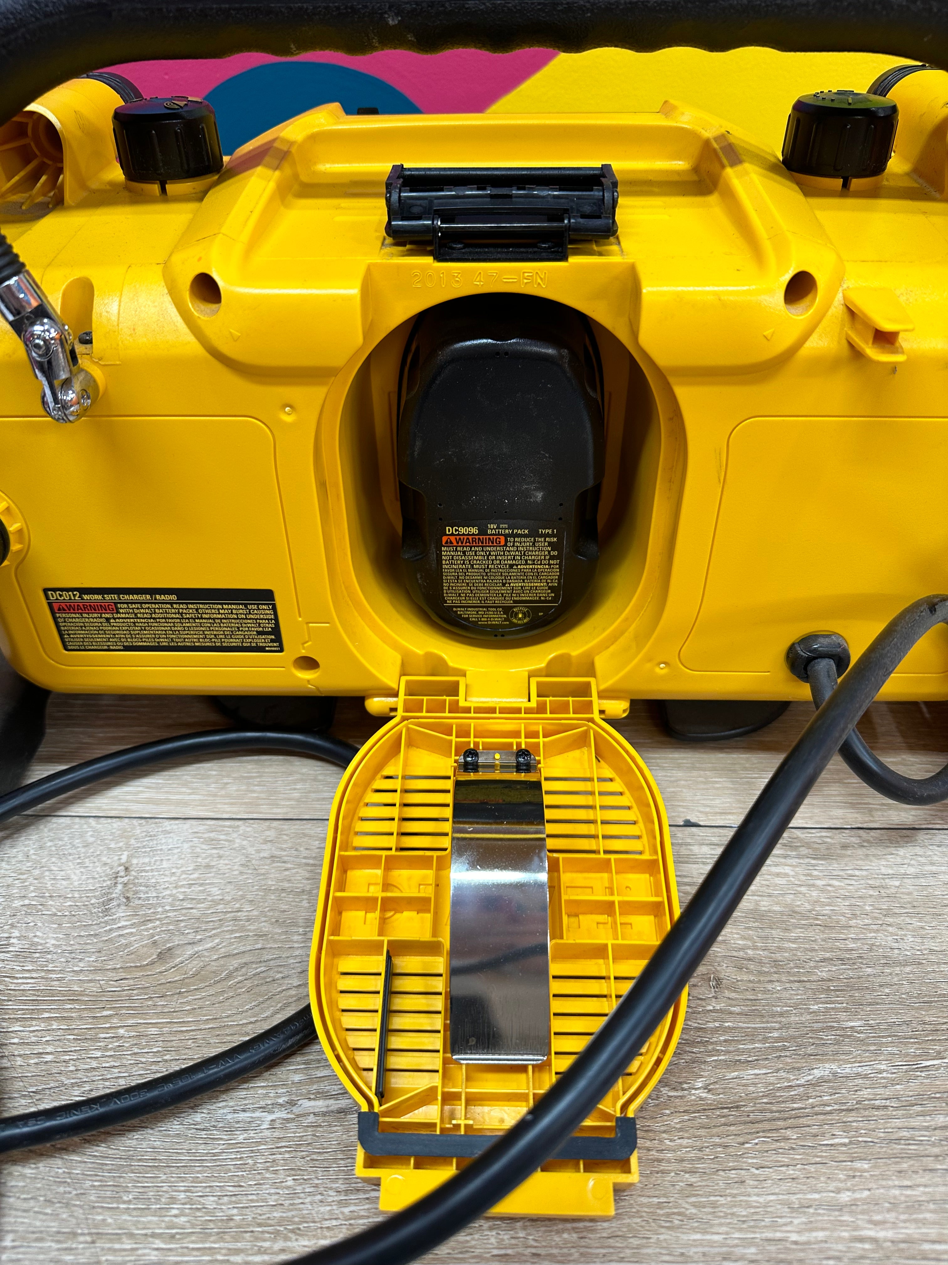 Dewalt Worksite Charger/Radio