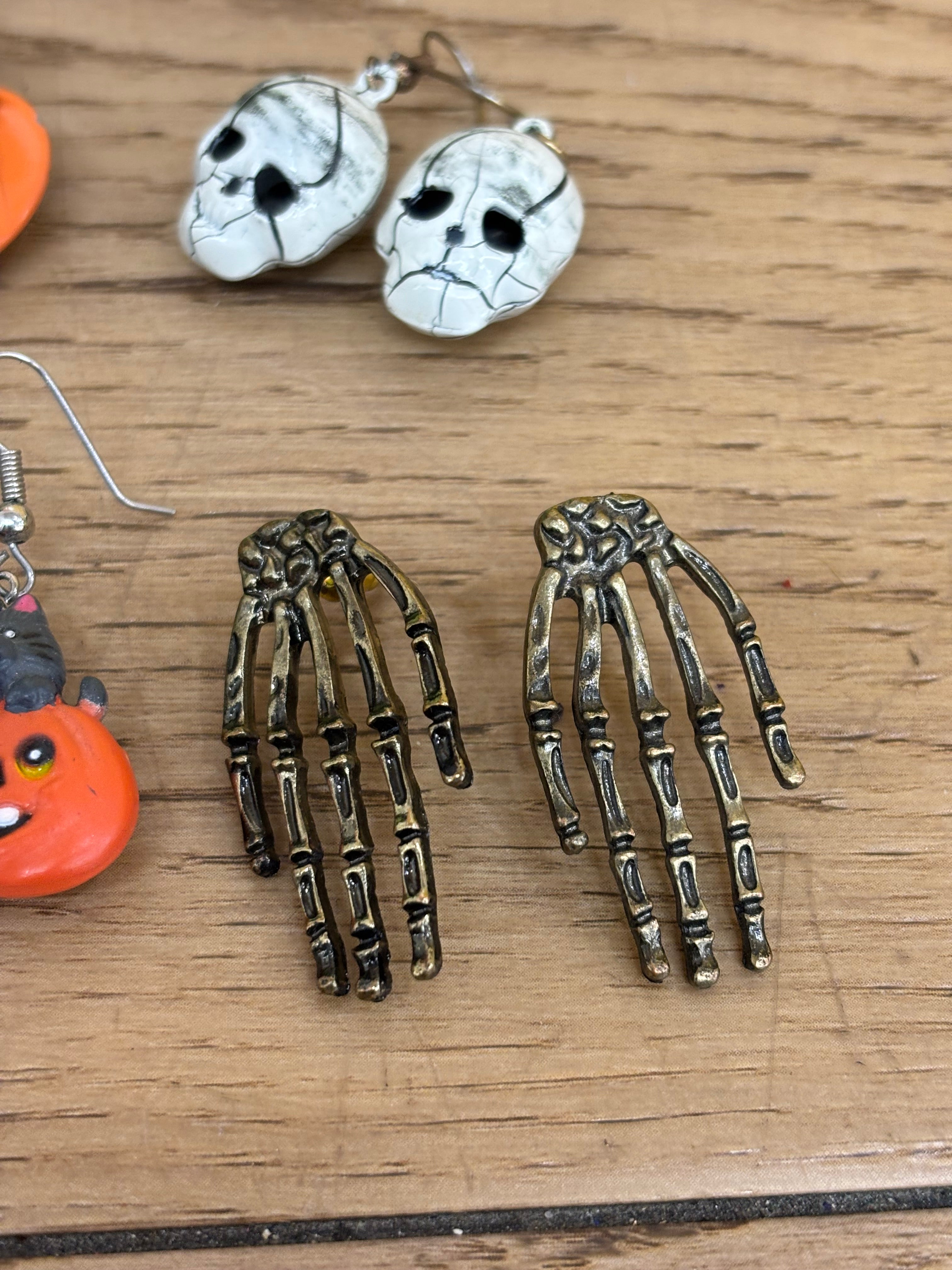 (4) Pairs of Halloween Earrings
