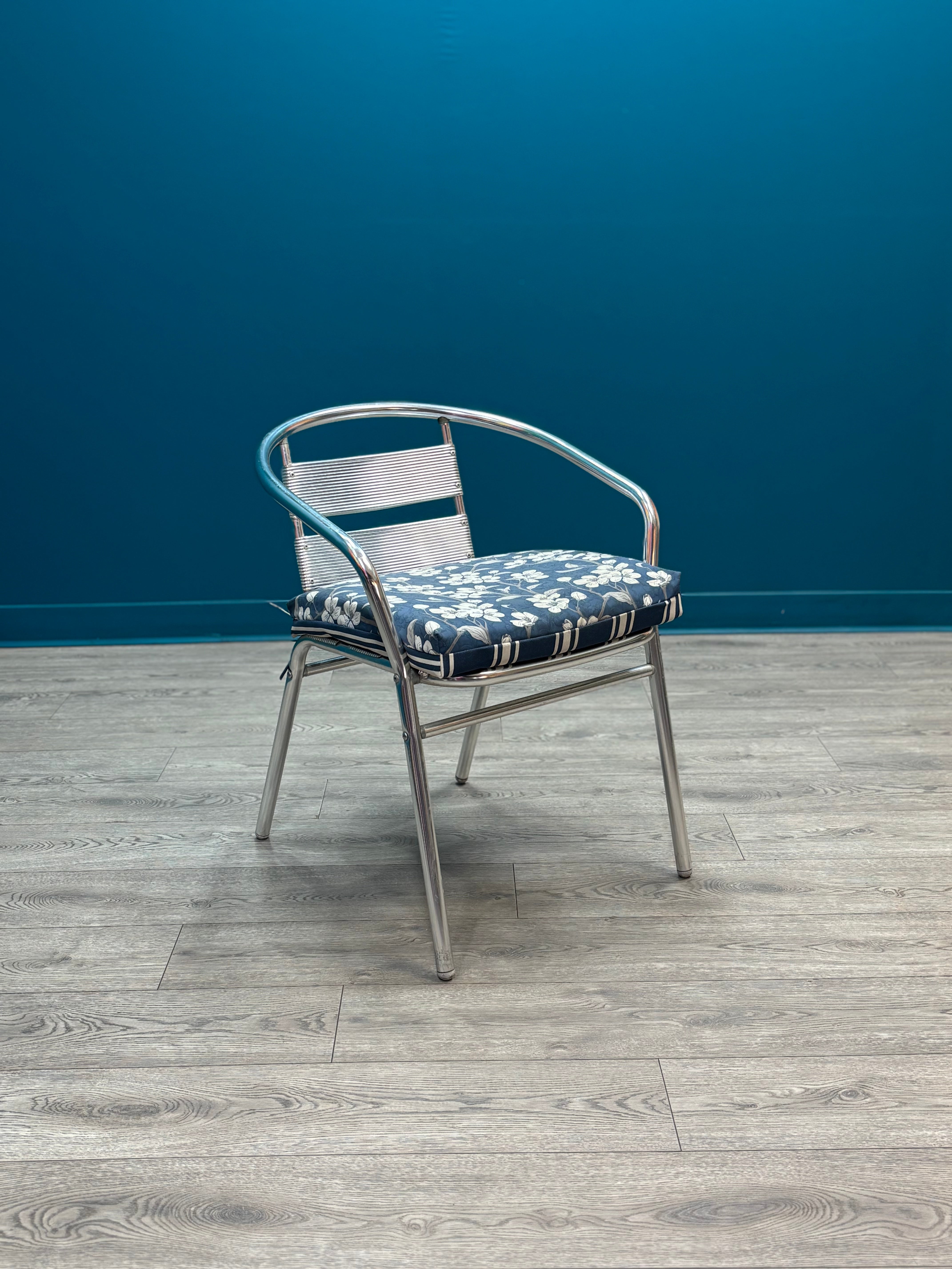 Aluminium Stacking Chairs (2)