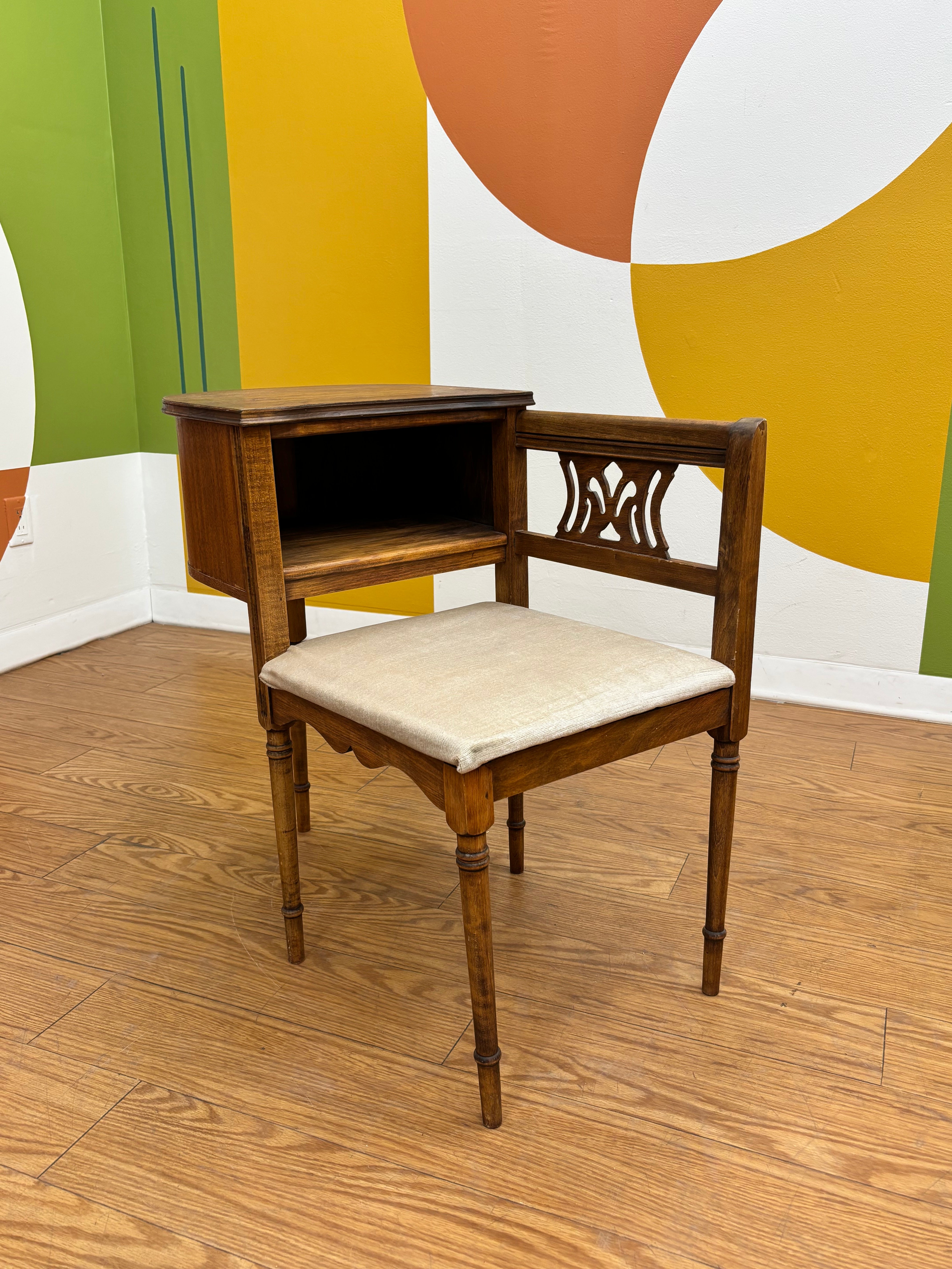 Wood Gossip Bench