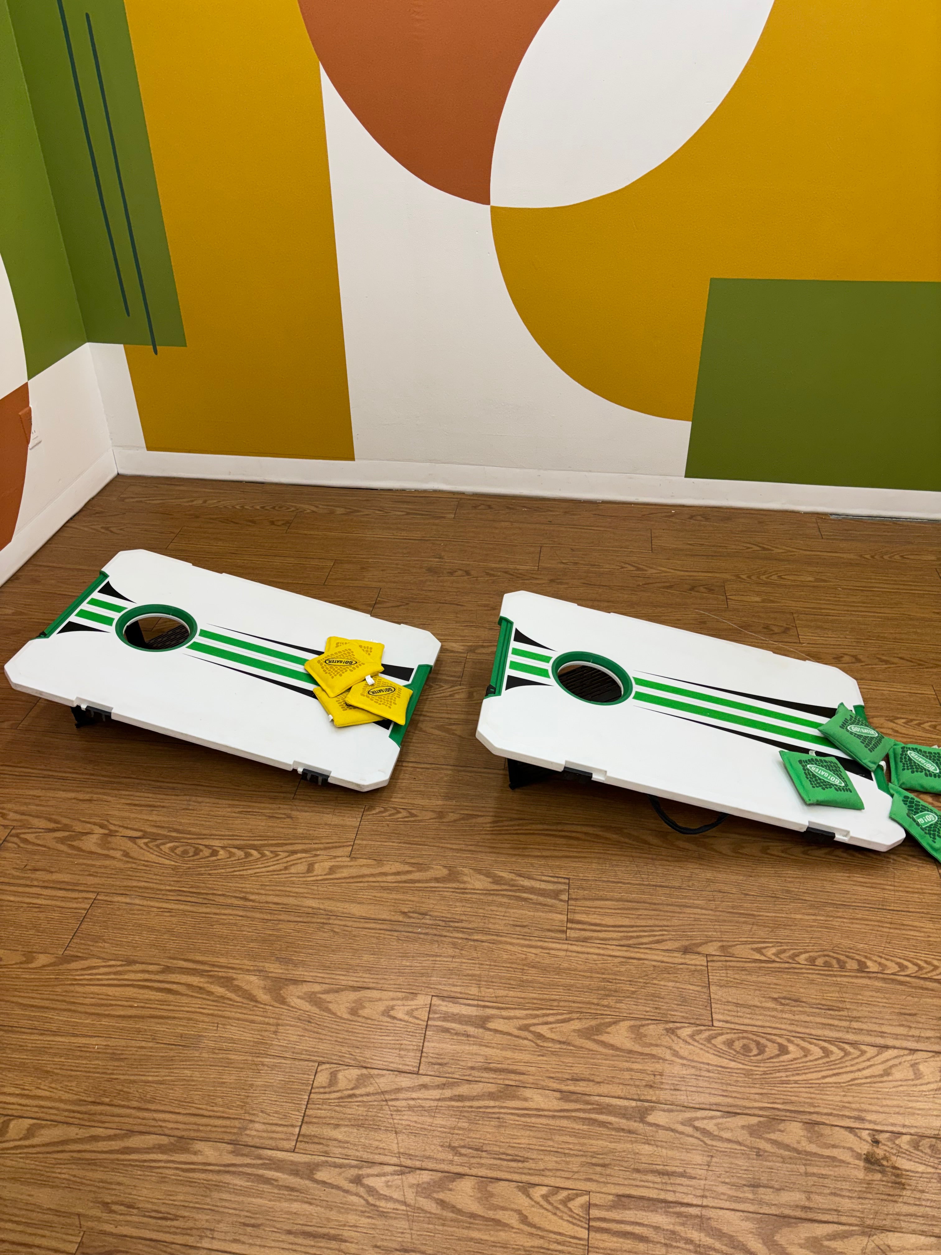 Outdoor Cornhole Game