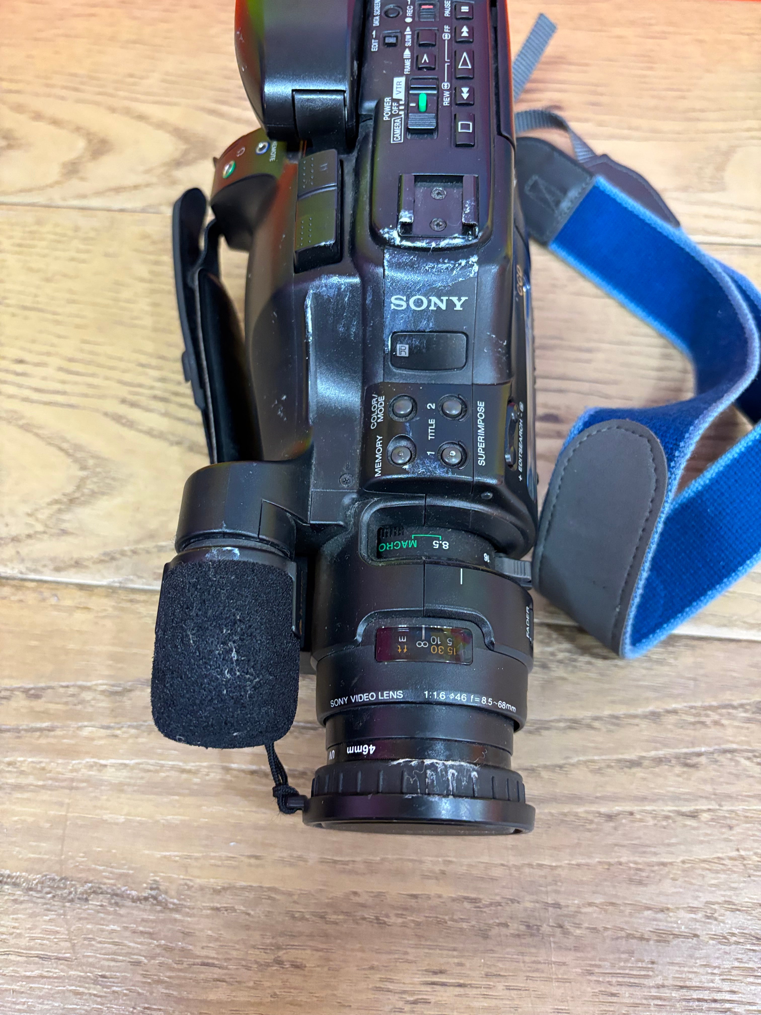 Sony Handycam Video 8 Camcorder (CCD-F77)