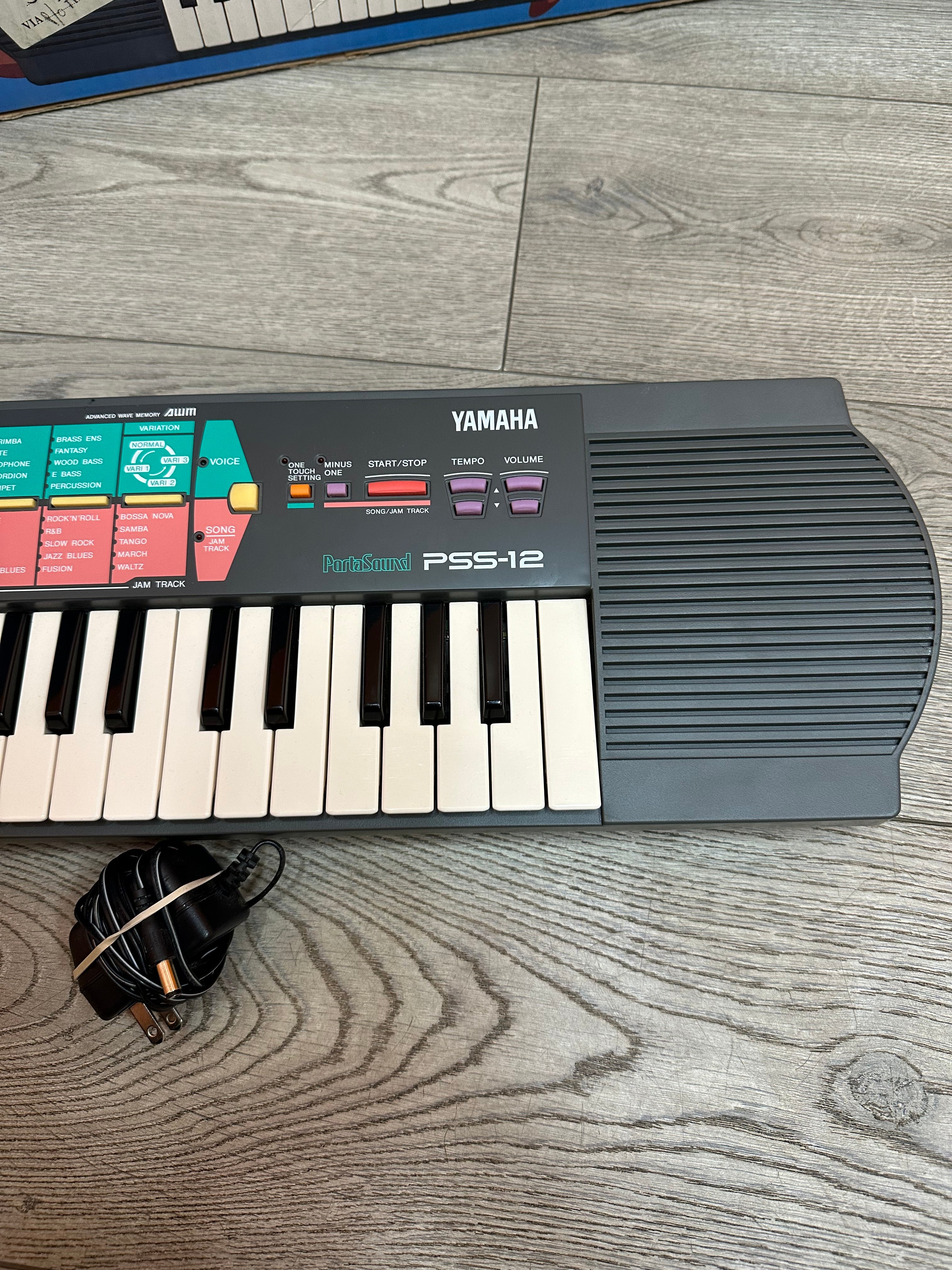 Yamaha PSS-12 Keyboard