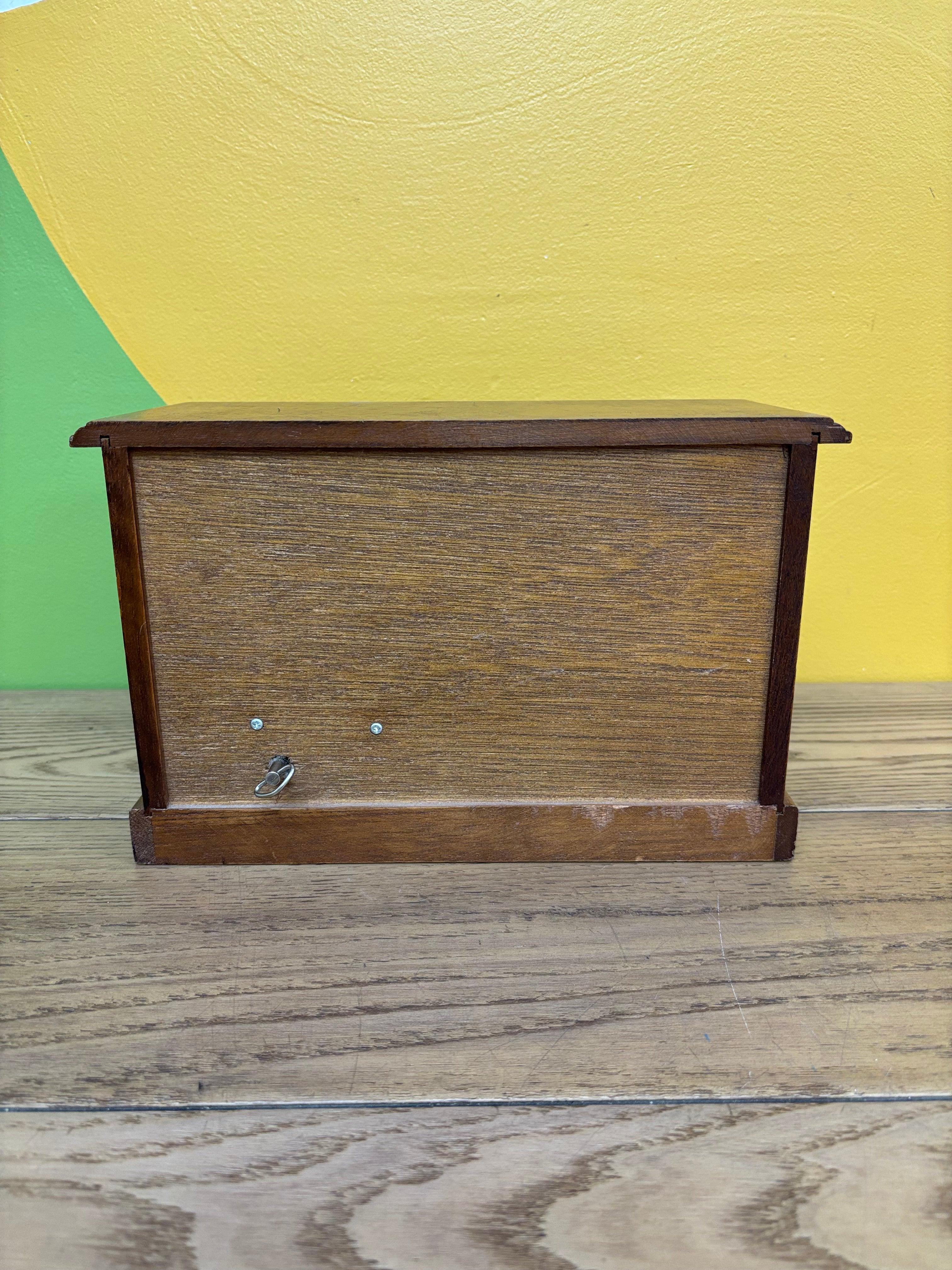 Wood Musical Jewlery Box