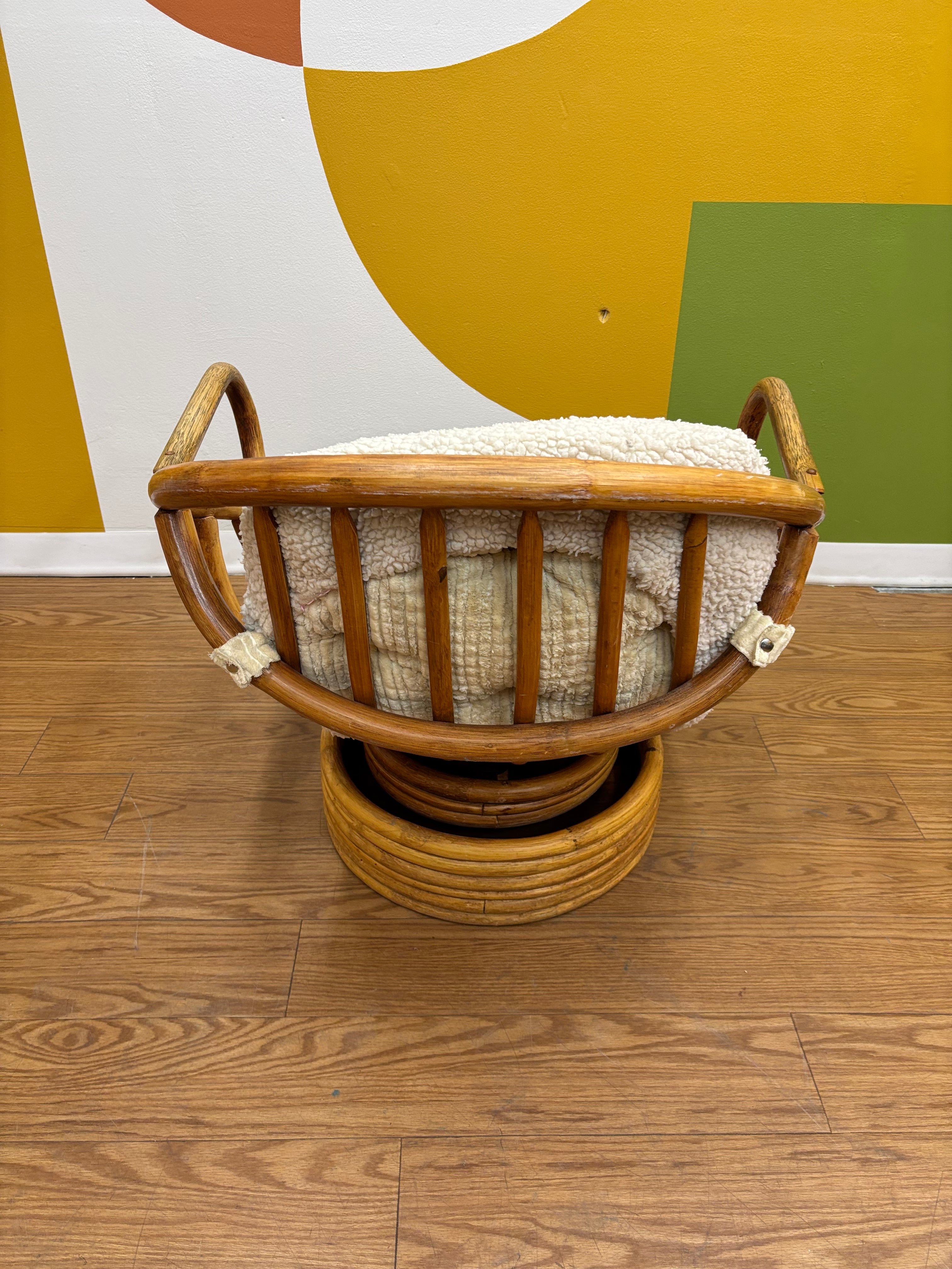 Egg Swivel Chair