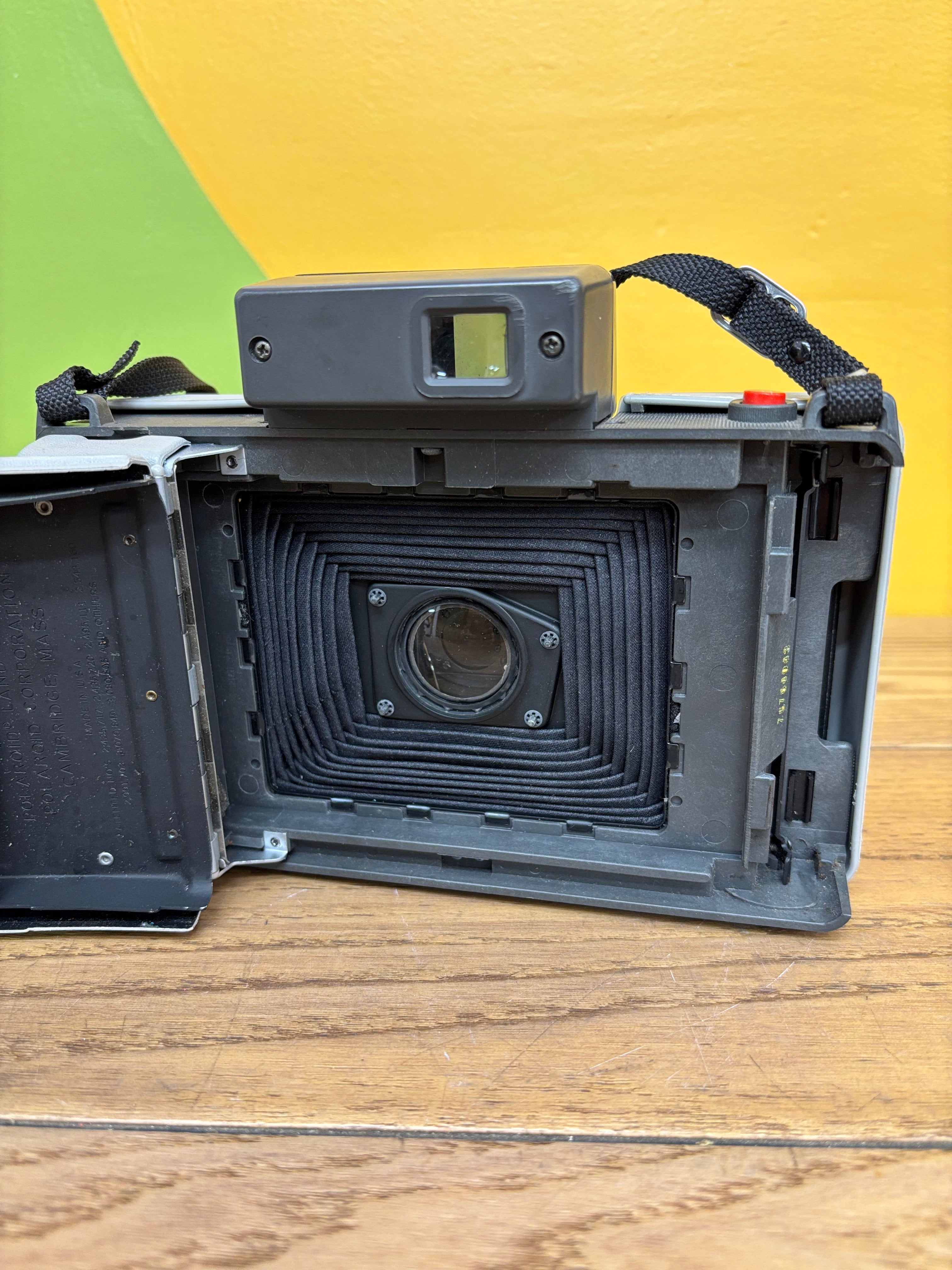 Polaroid Automatic 210 Land Camera