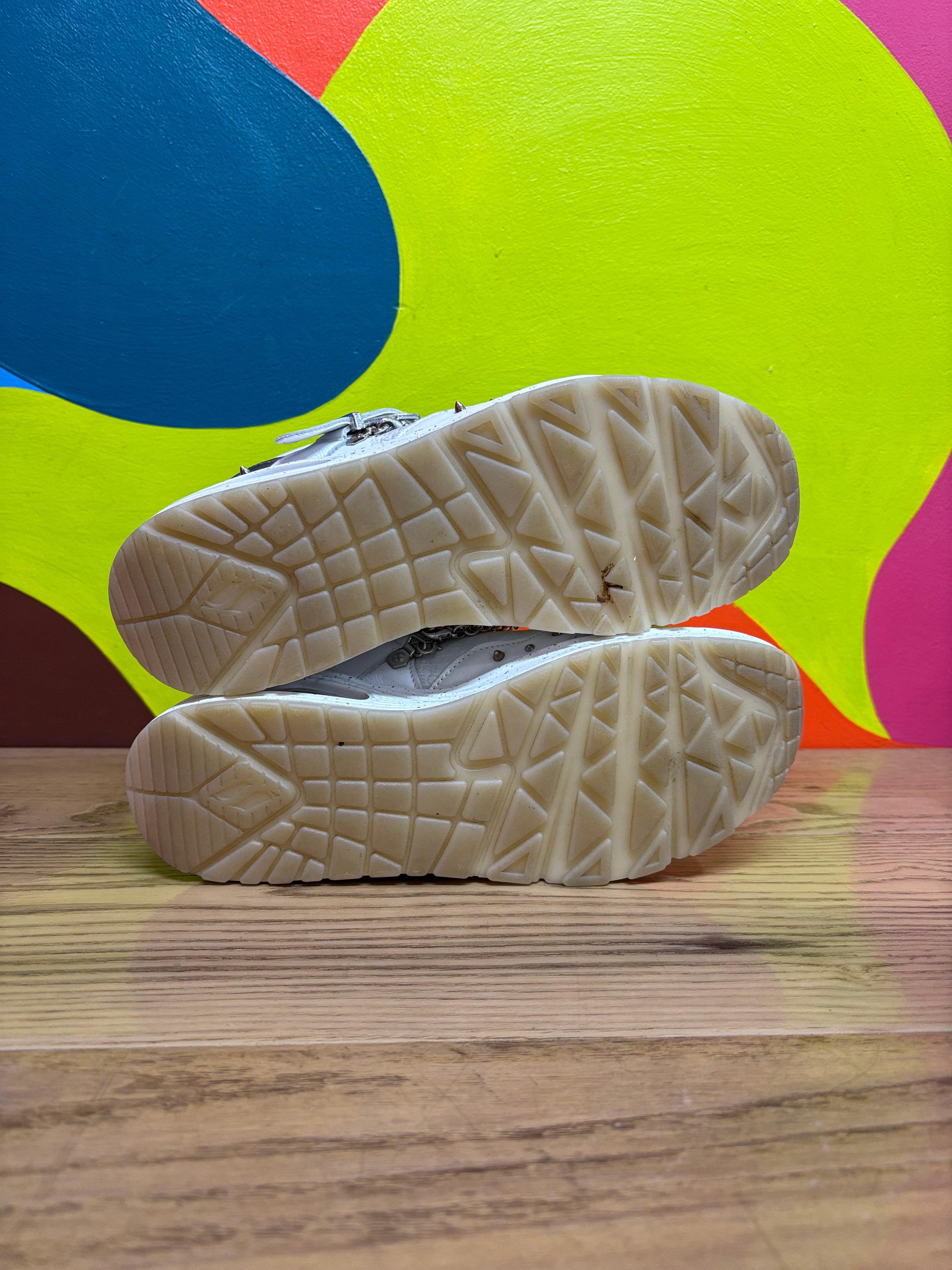 Skechers Uno-Rebel Rockstar Shoes - Women's 9