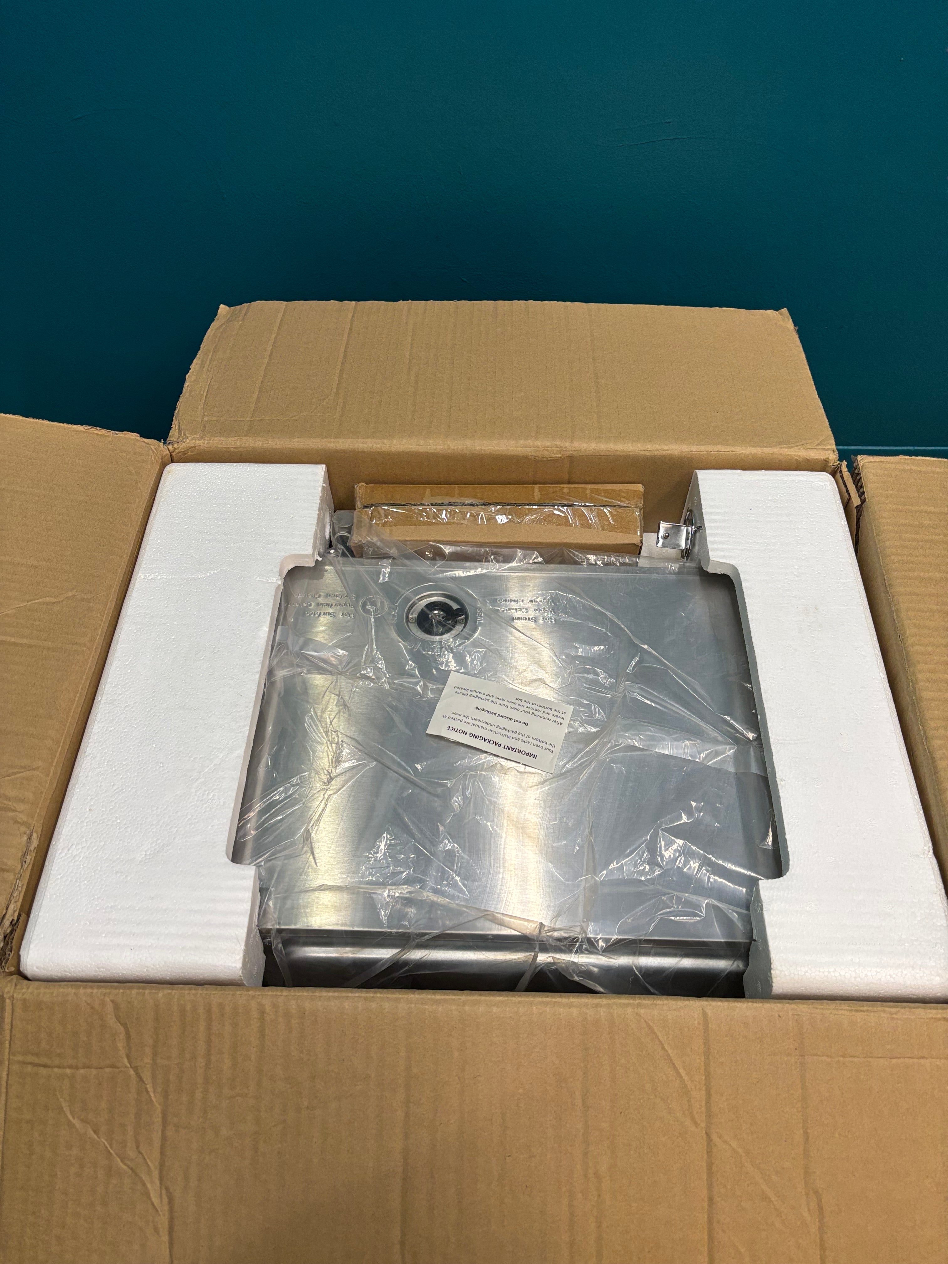 Wolfgang Puck NovoPr Rapid Bake Oven (NEW)