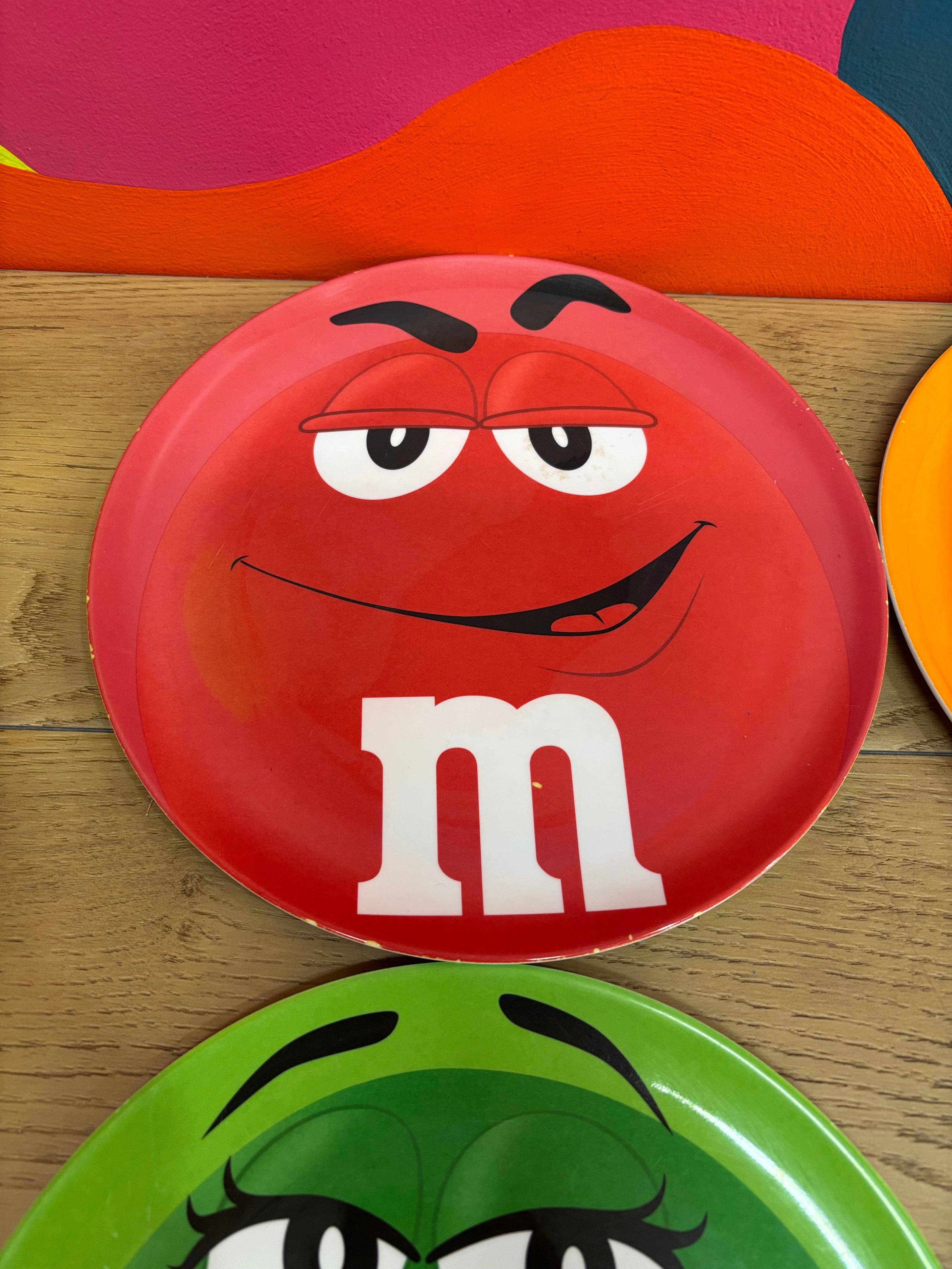 M&M Melamine Plates (4)