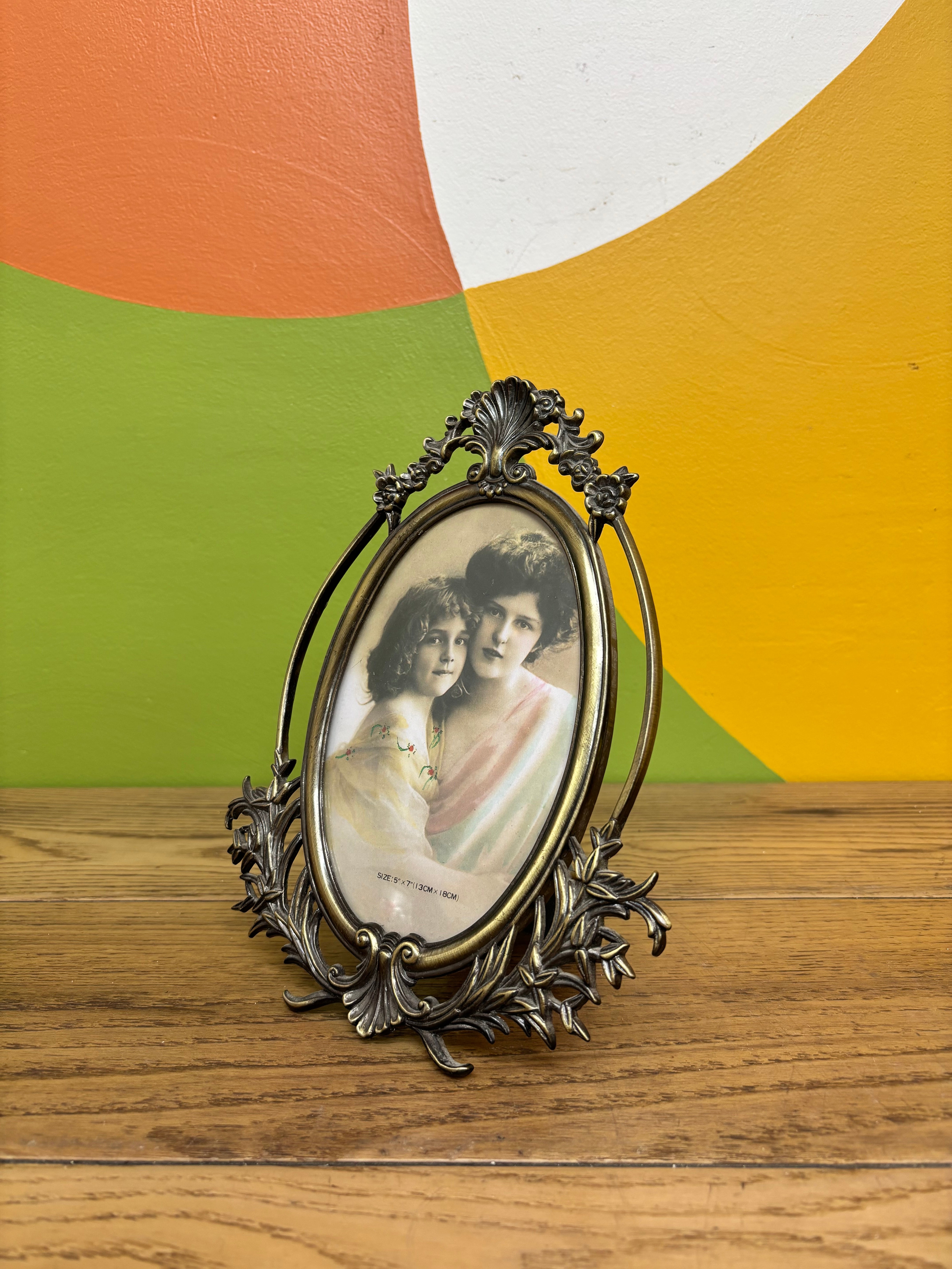 Oval Frame