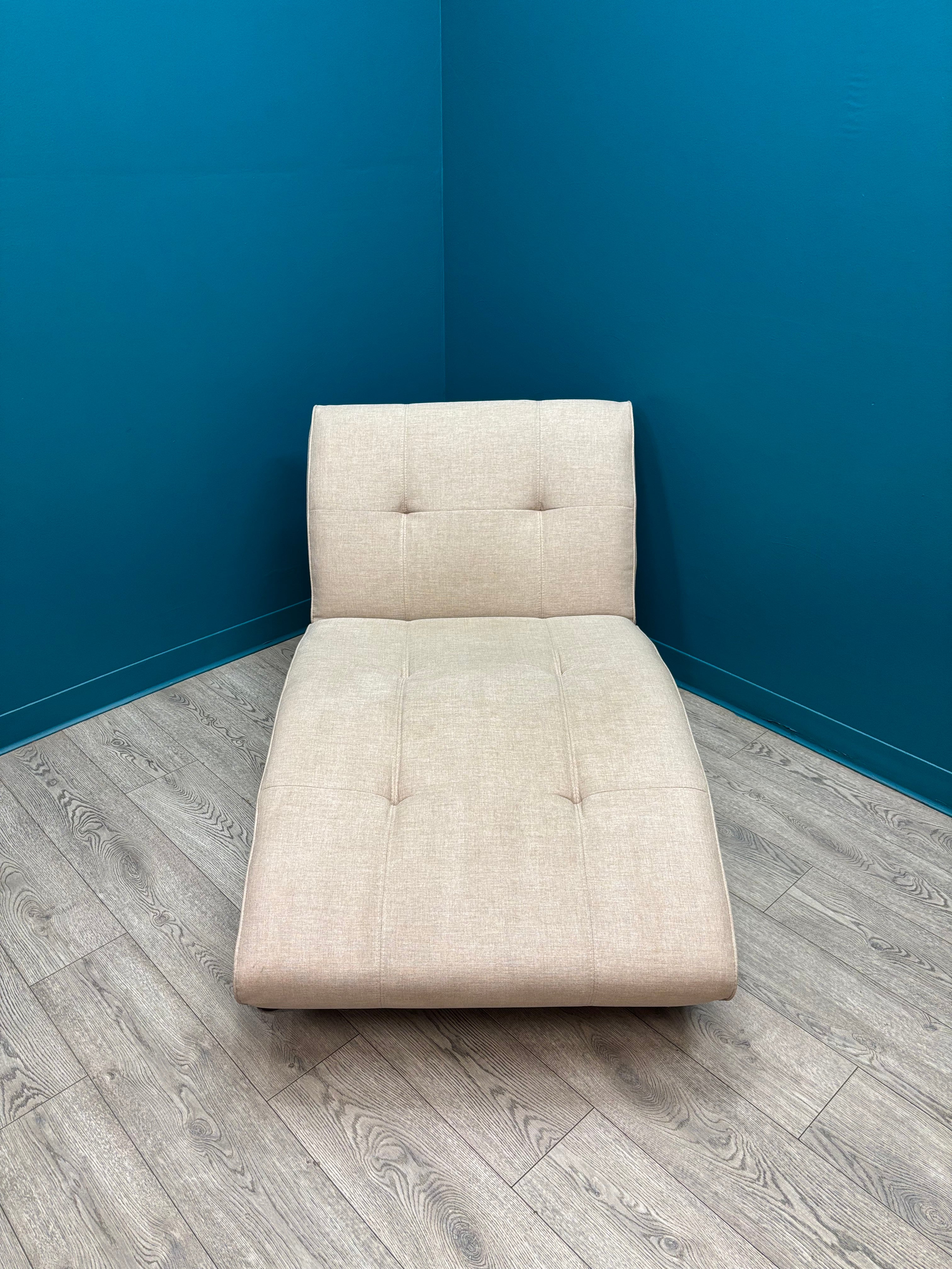 Grey Lounge Chaise (EQ3)