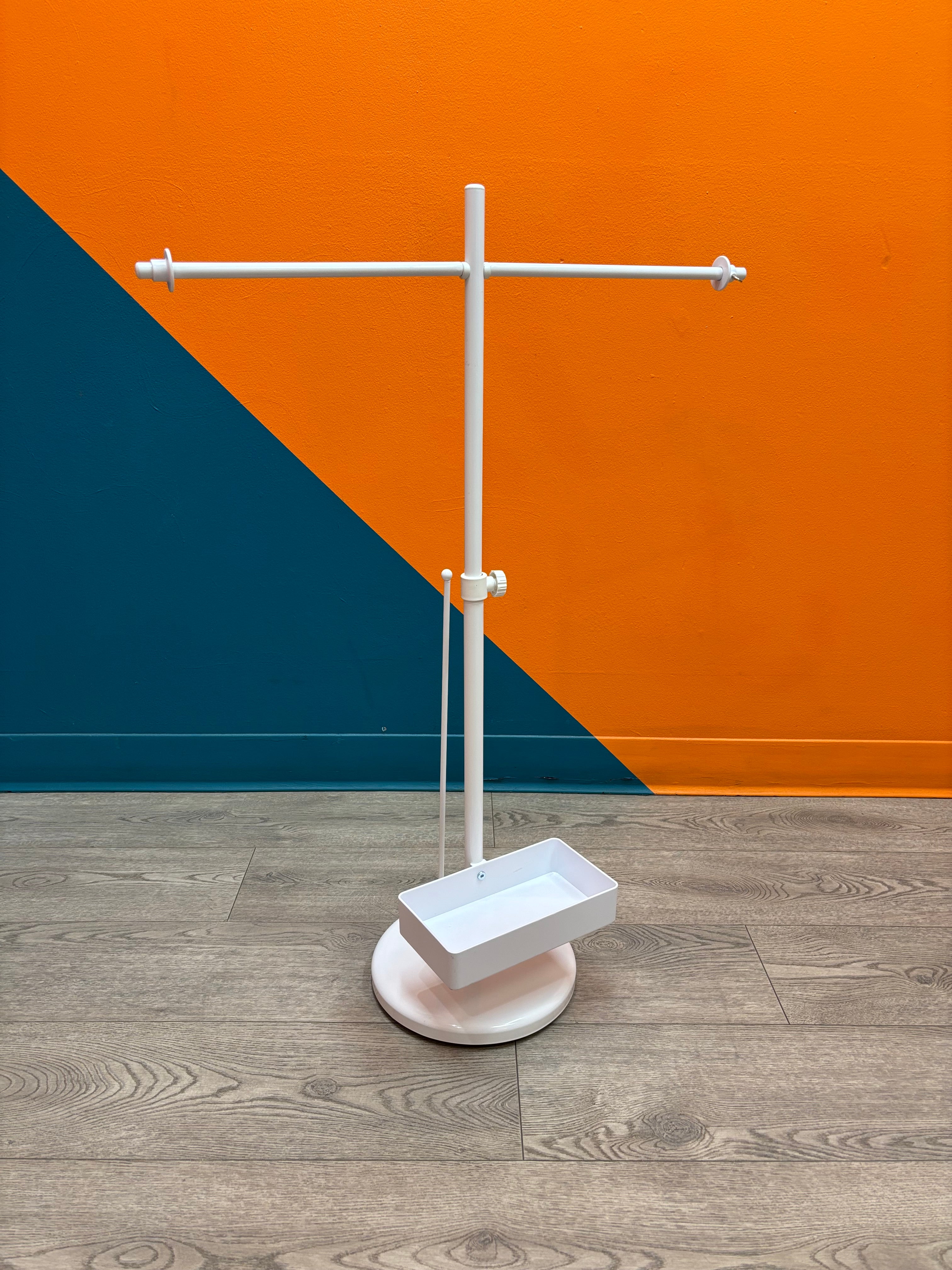 Standing Yarn Roller