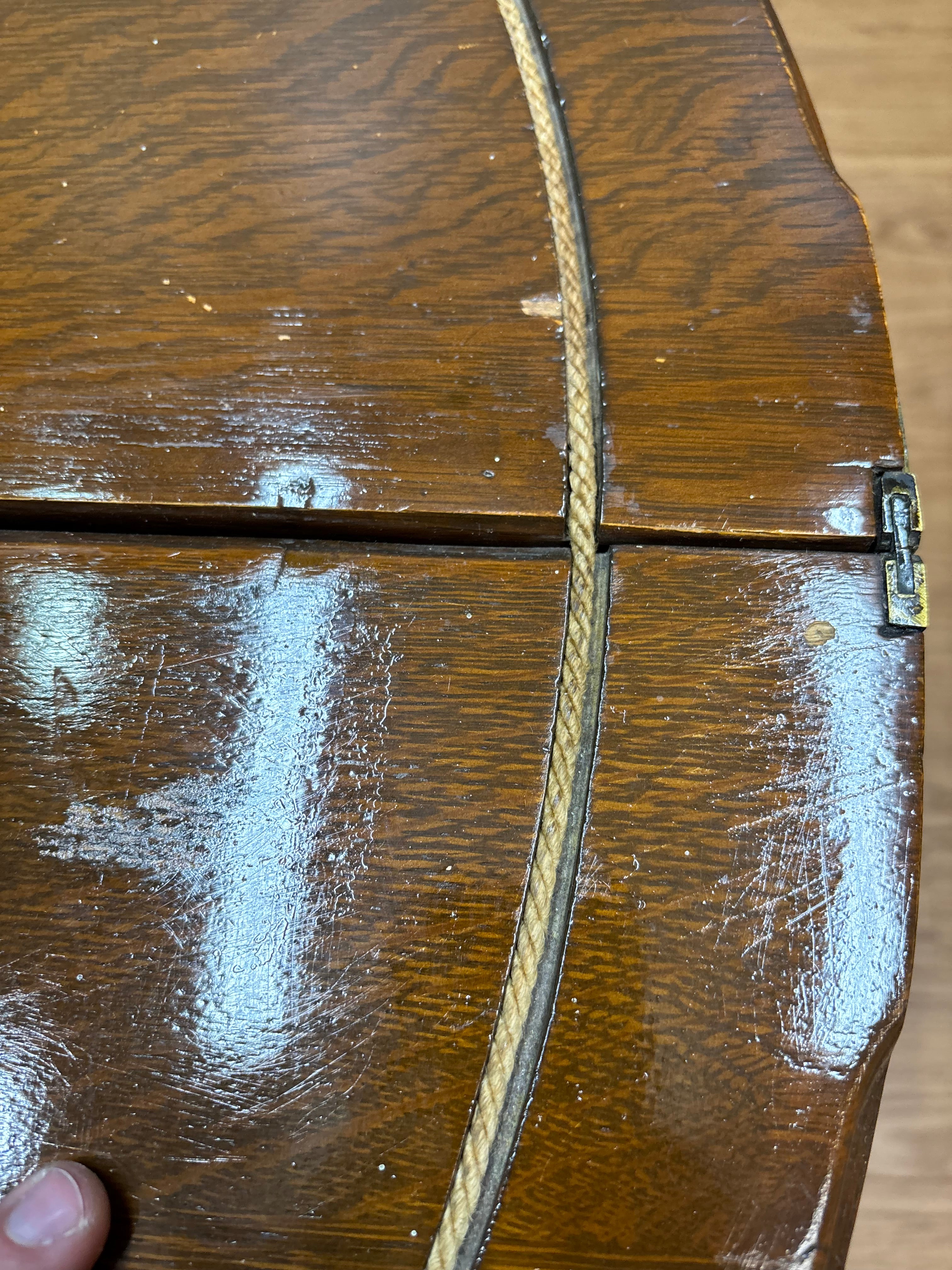 Drop Leaf Round Table