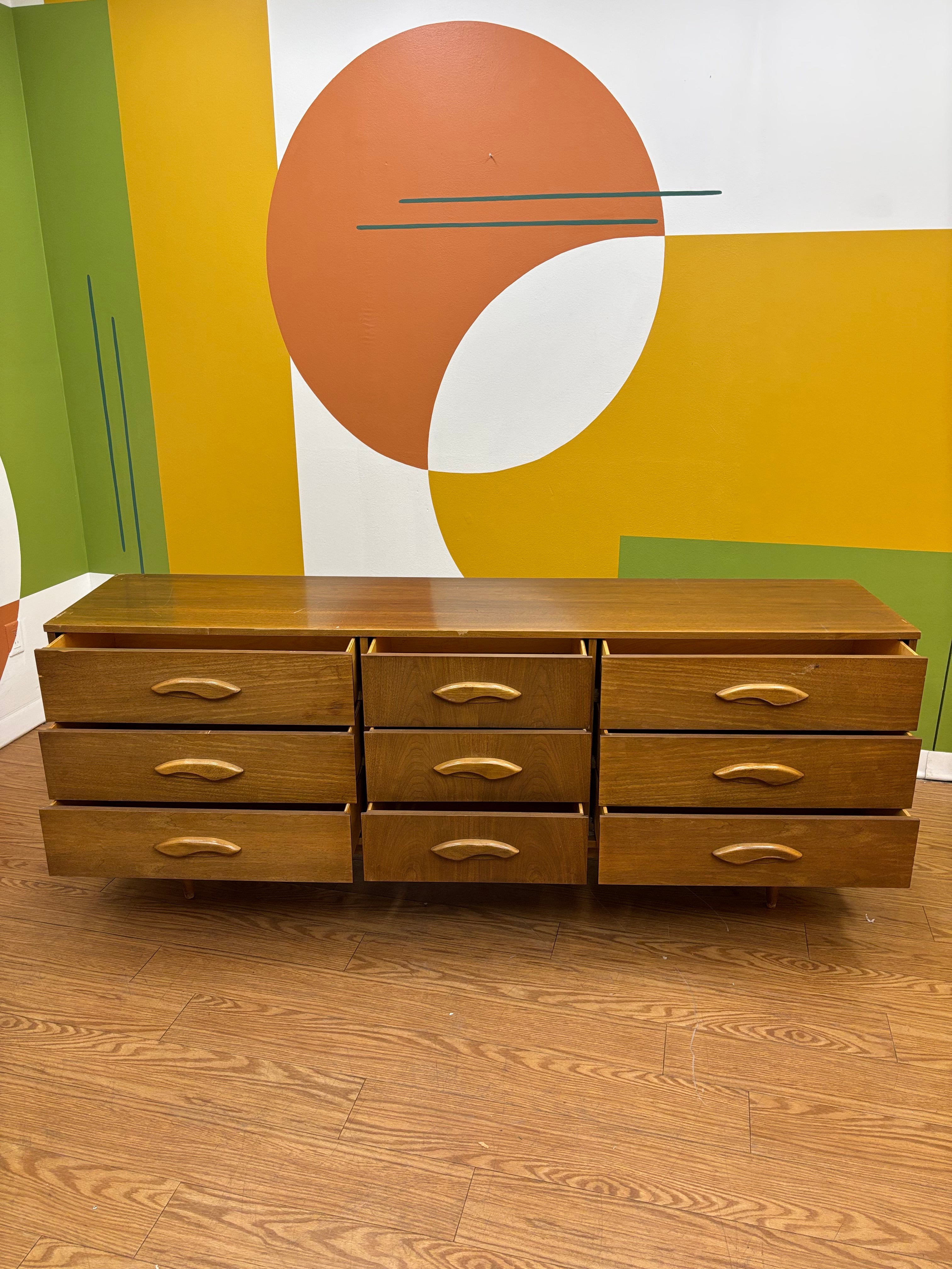 9 Drawer Dresser