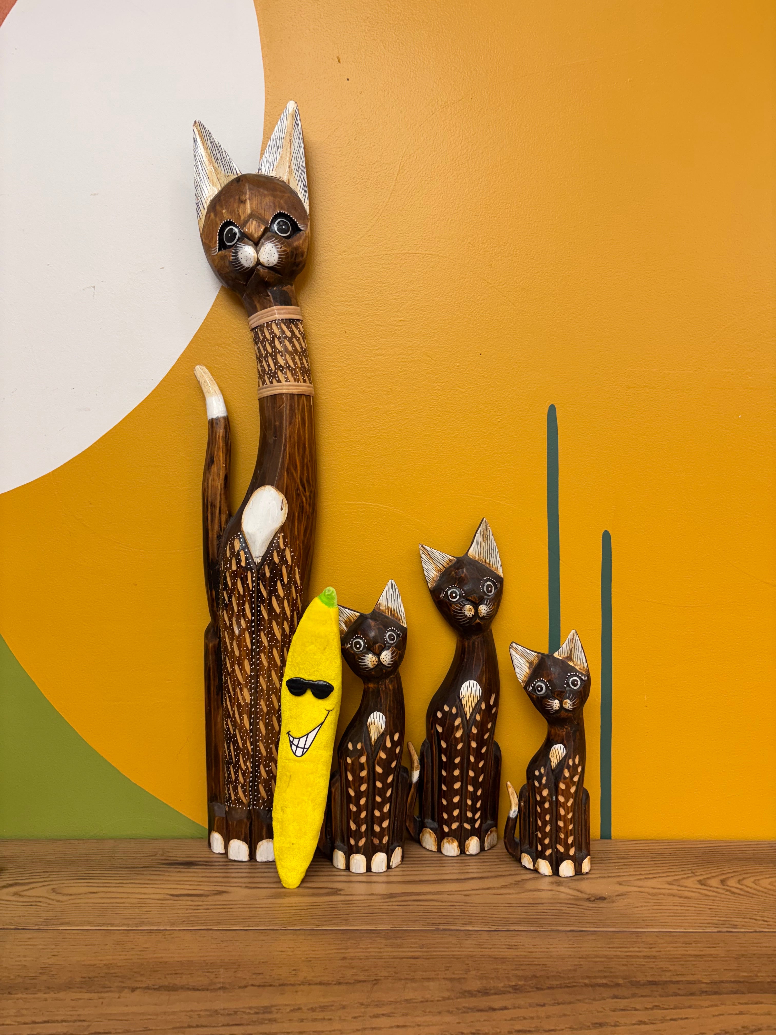 Wood Cat Figurine Family