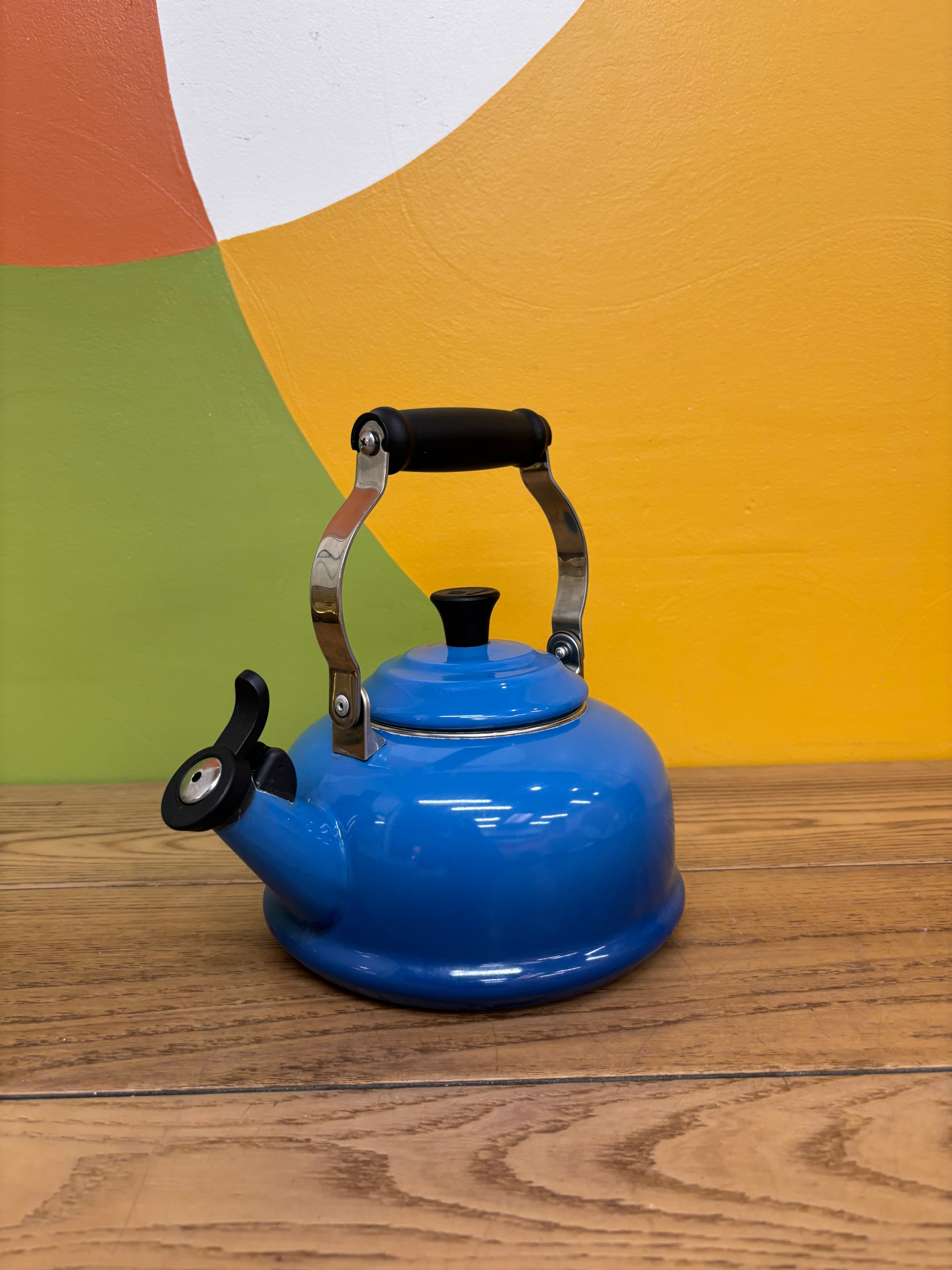 Le Creuset Classic Whistling Kettle