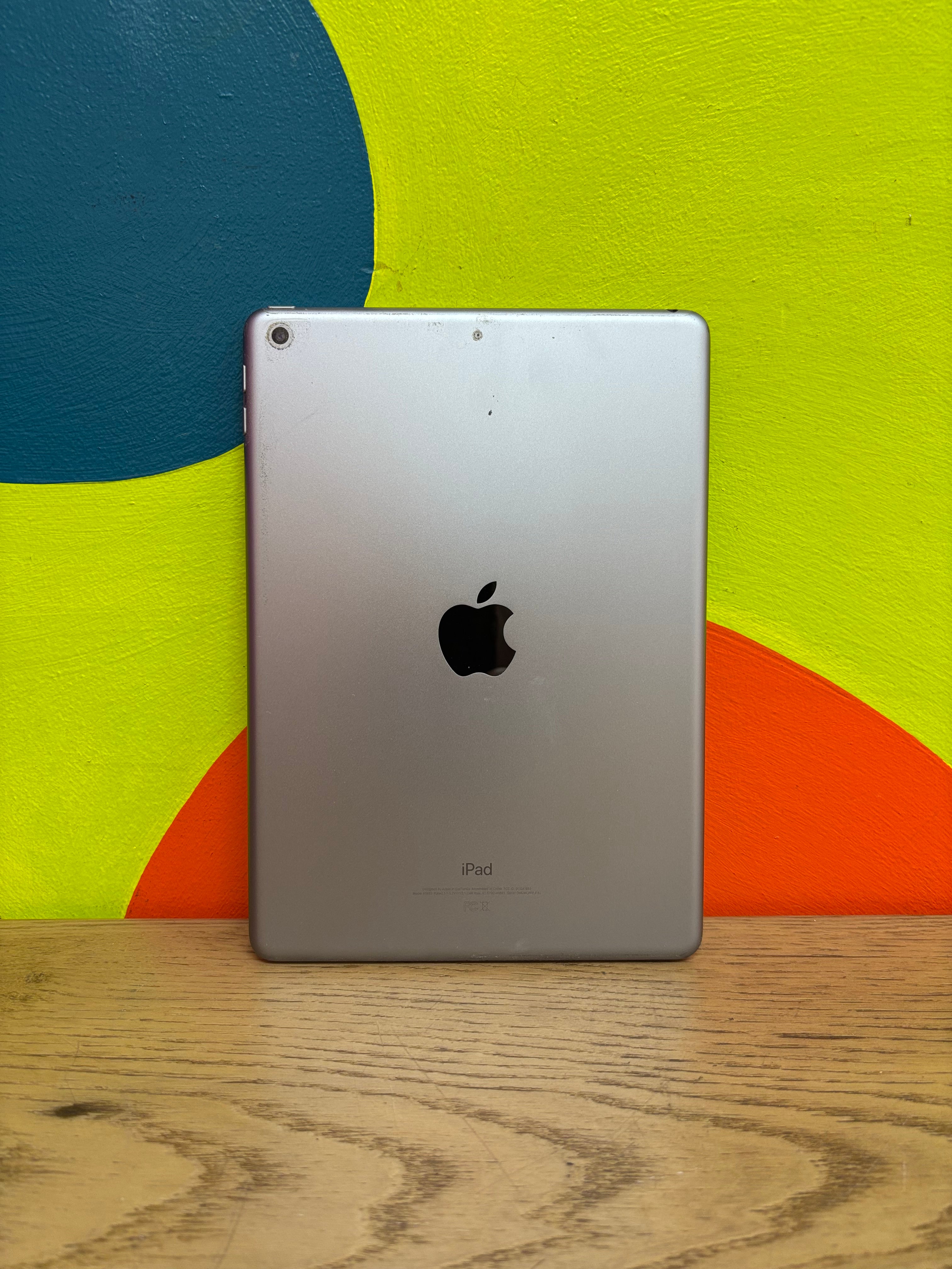 iPad (6th Gen)