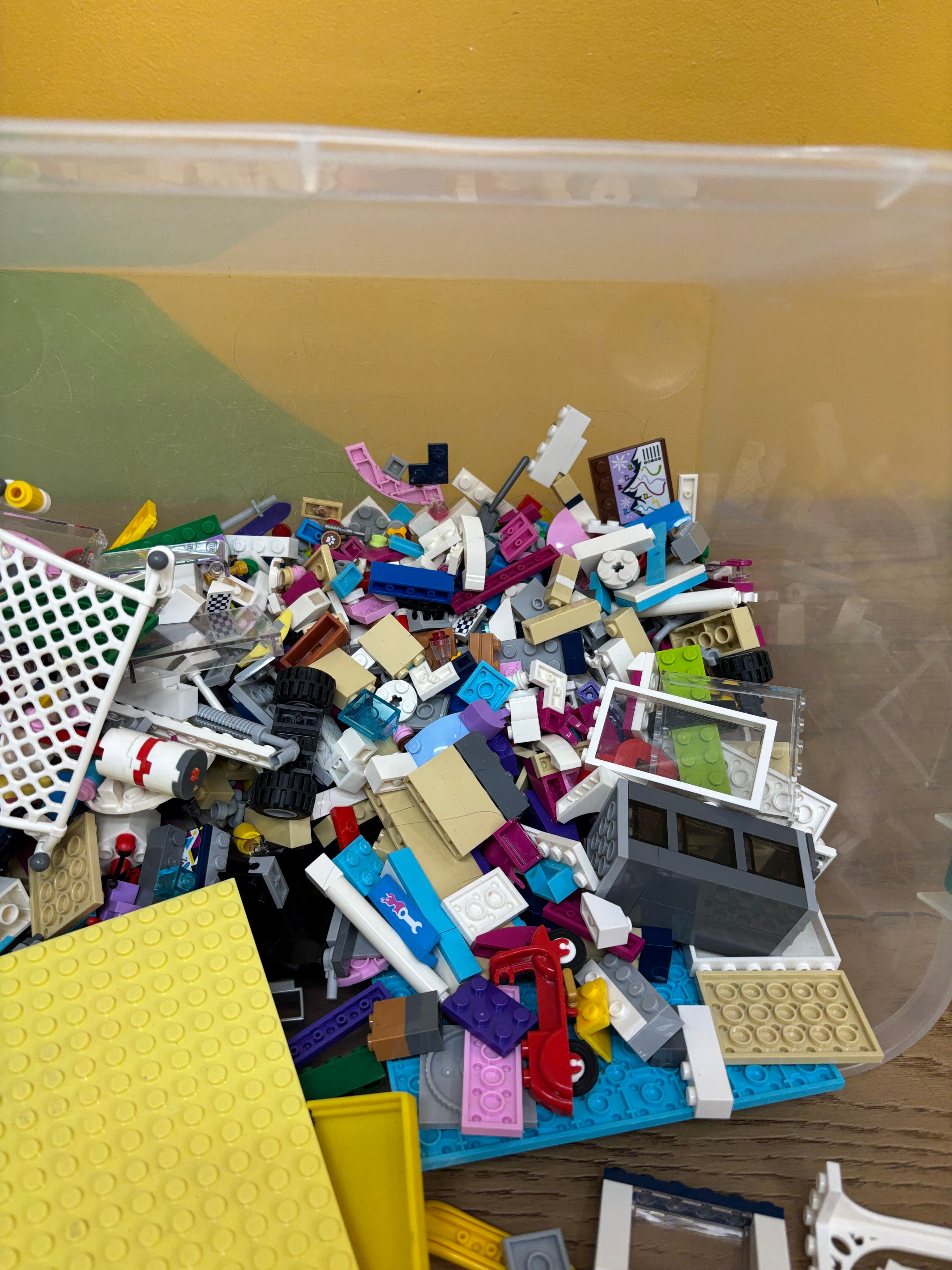 Small Bin of Assorted Lego