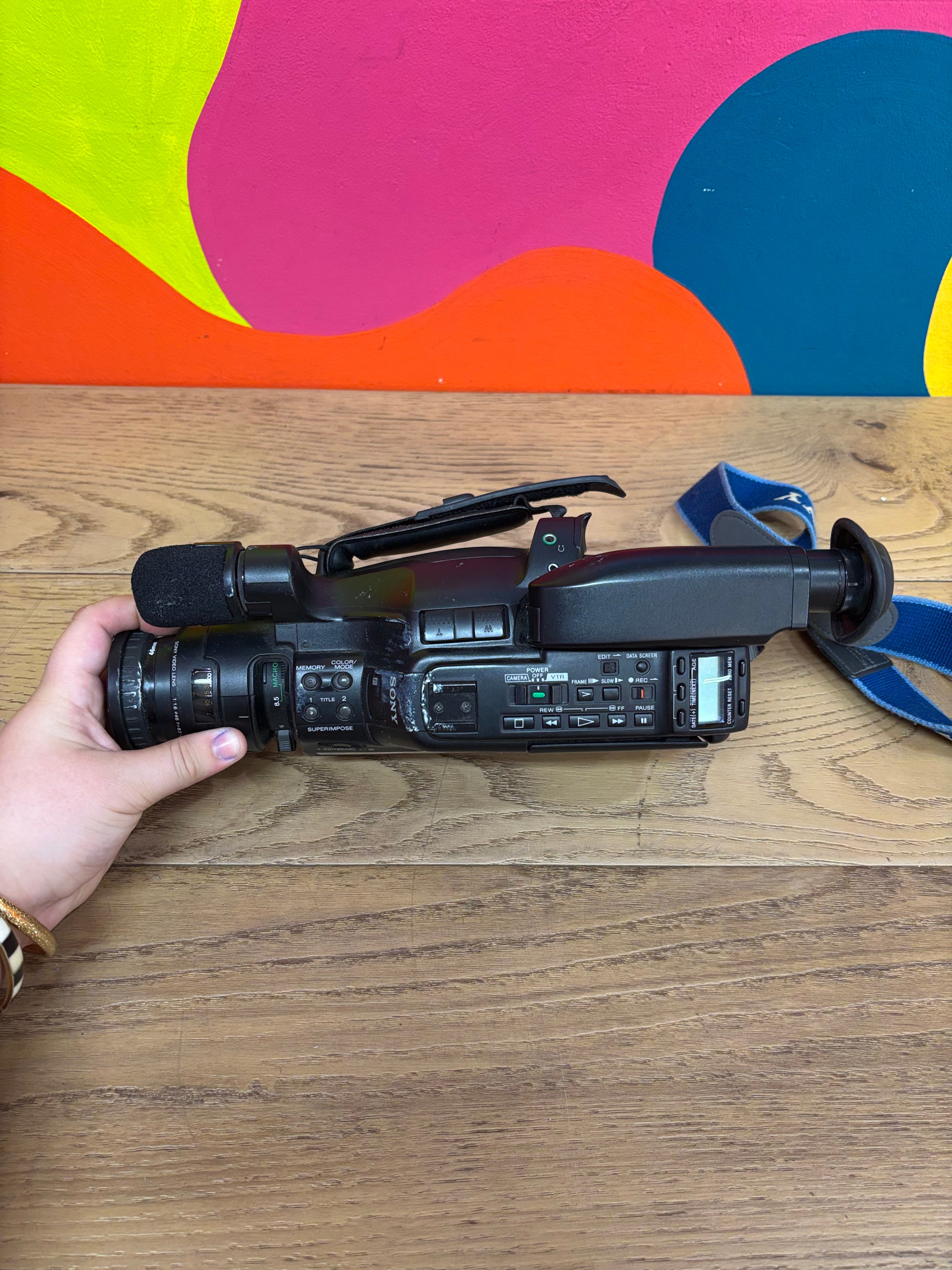 Sony Handycam Video 8 Camcorder (CCD-F77)
