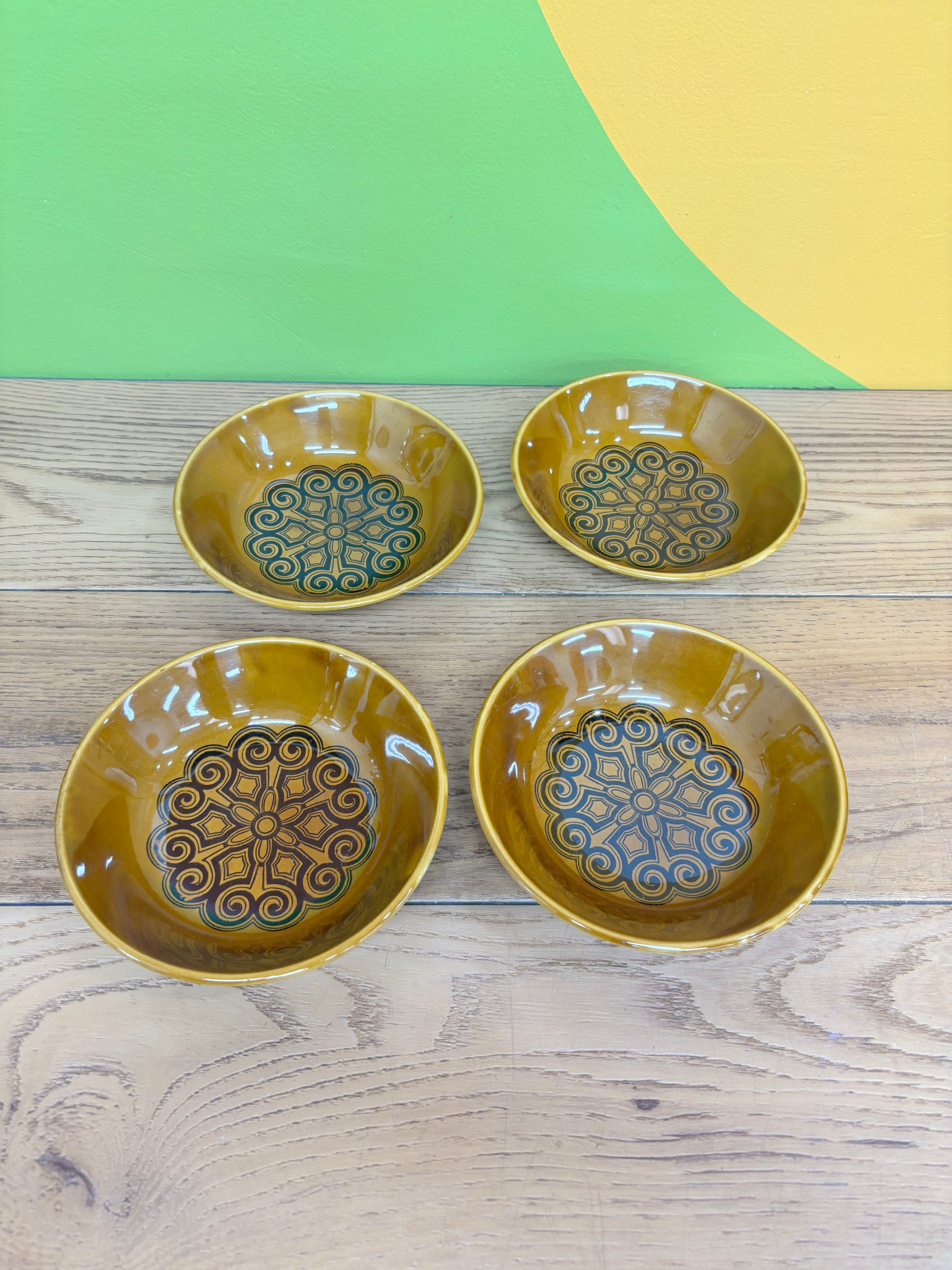 Set of 4 Small Bowls
