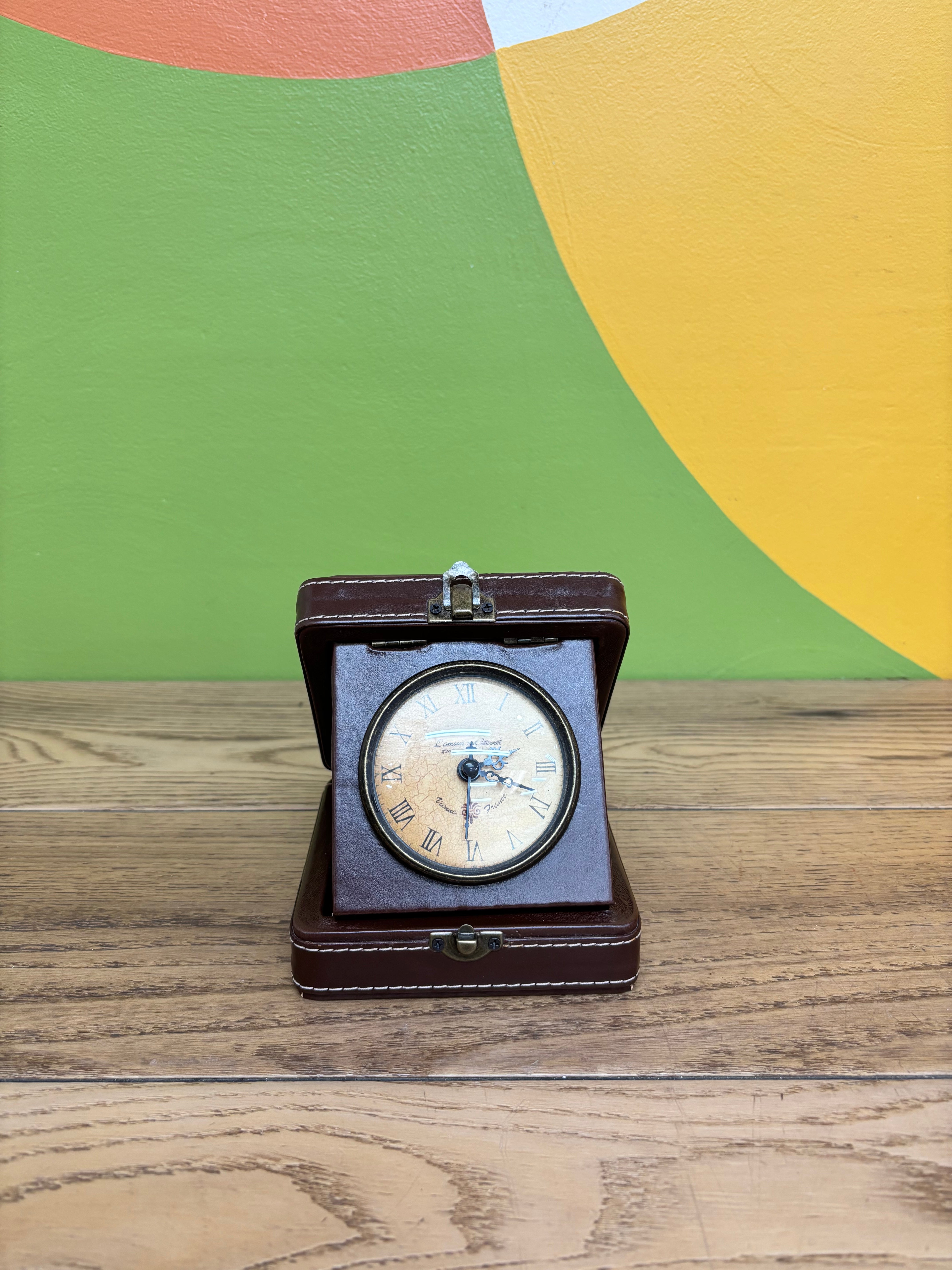 L'amour Travel Clock