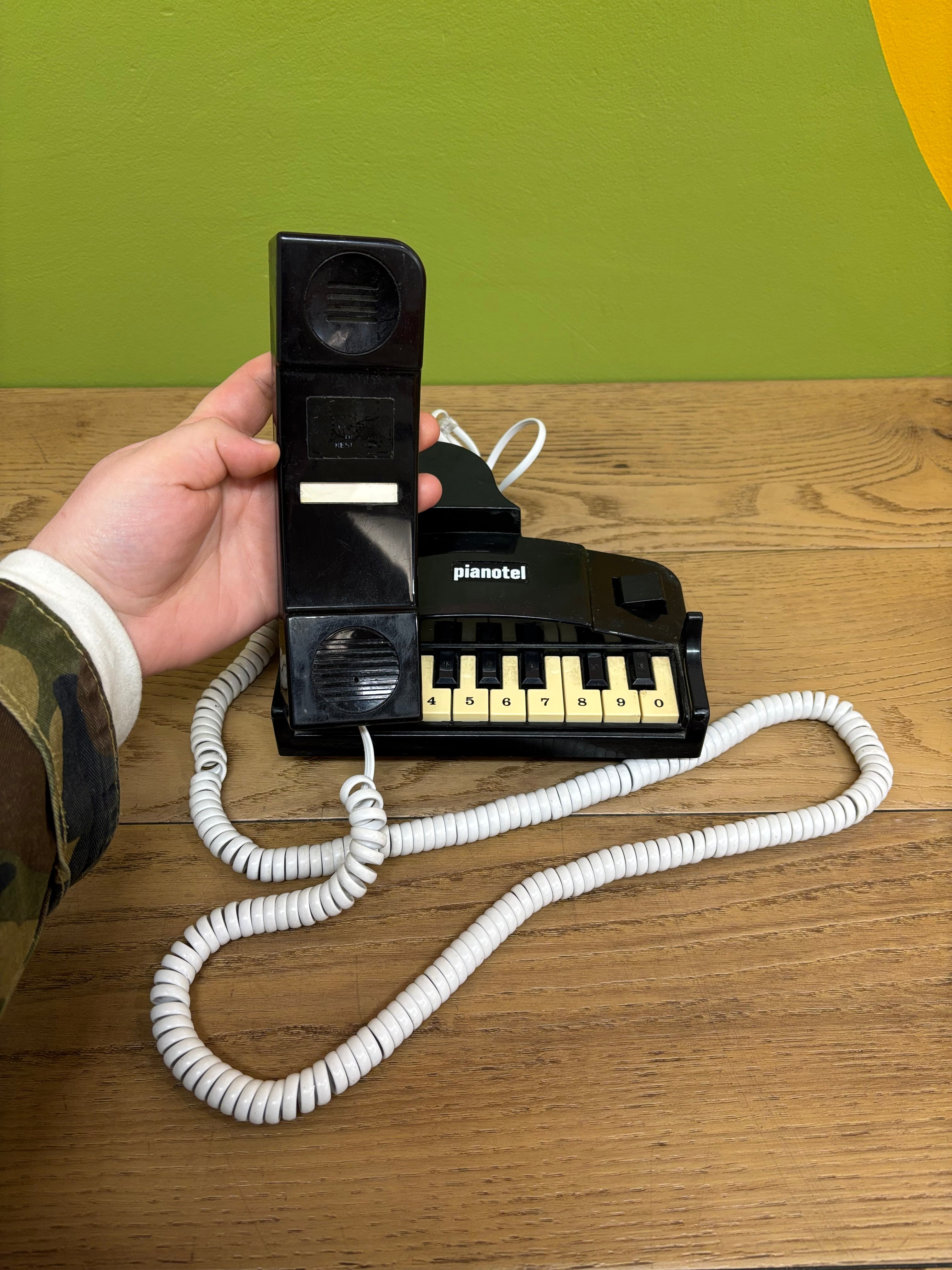 Grand Piano Telephone