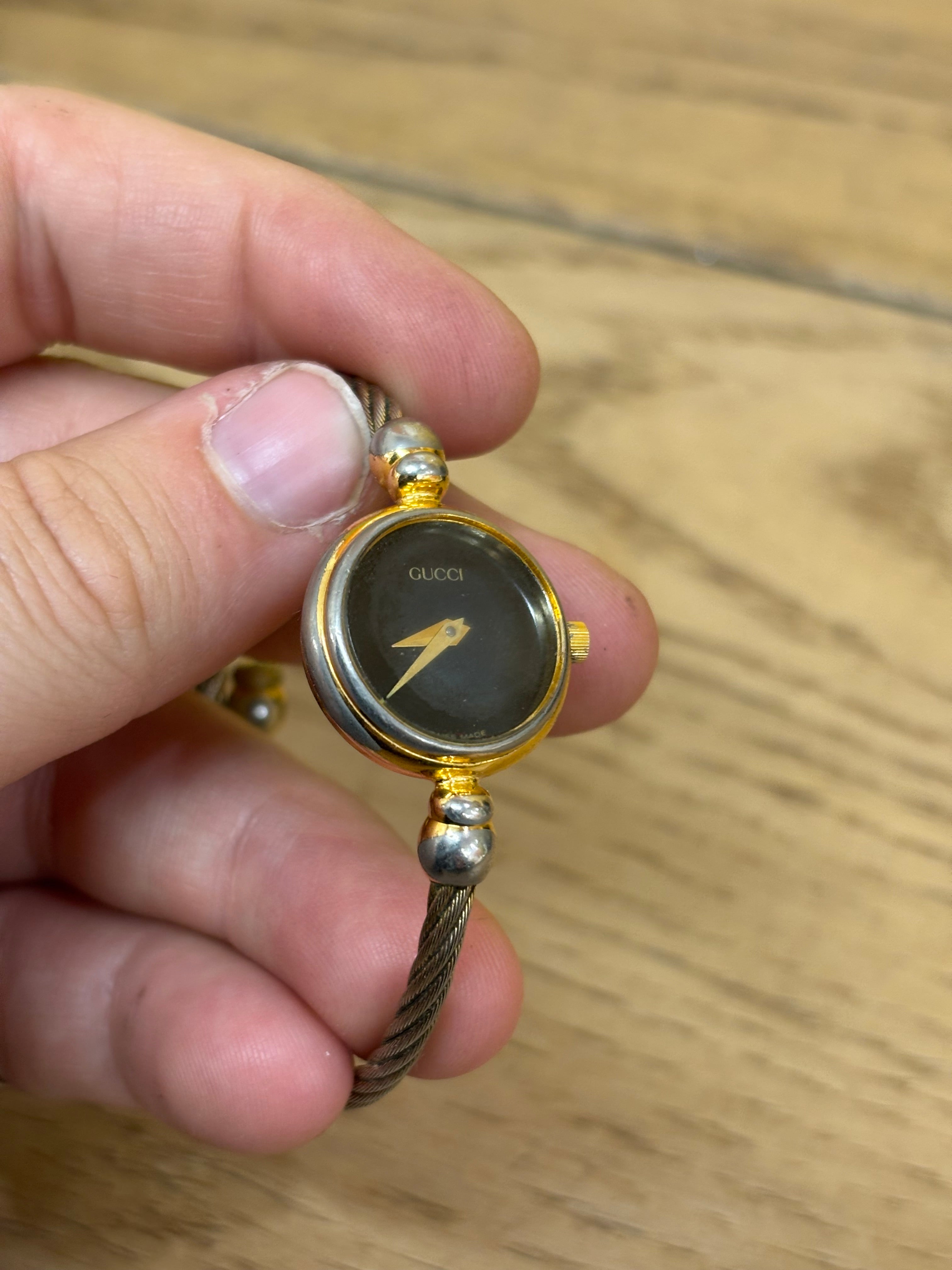 2700.2.L Bangle Watch