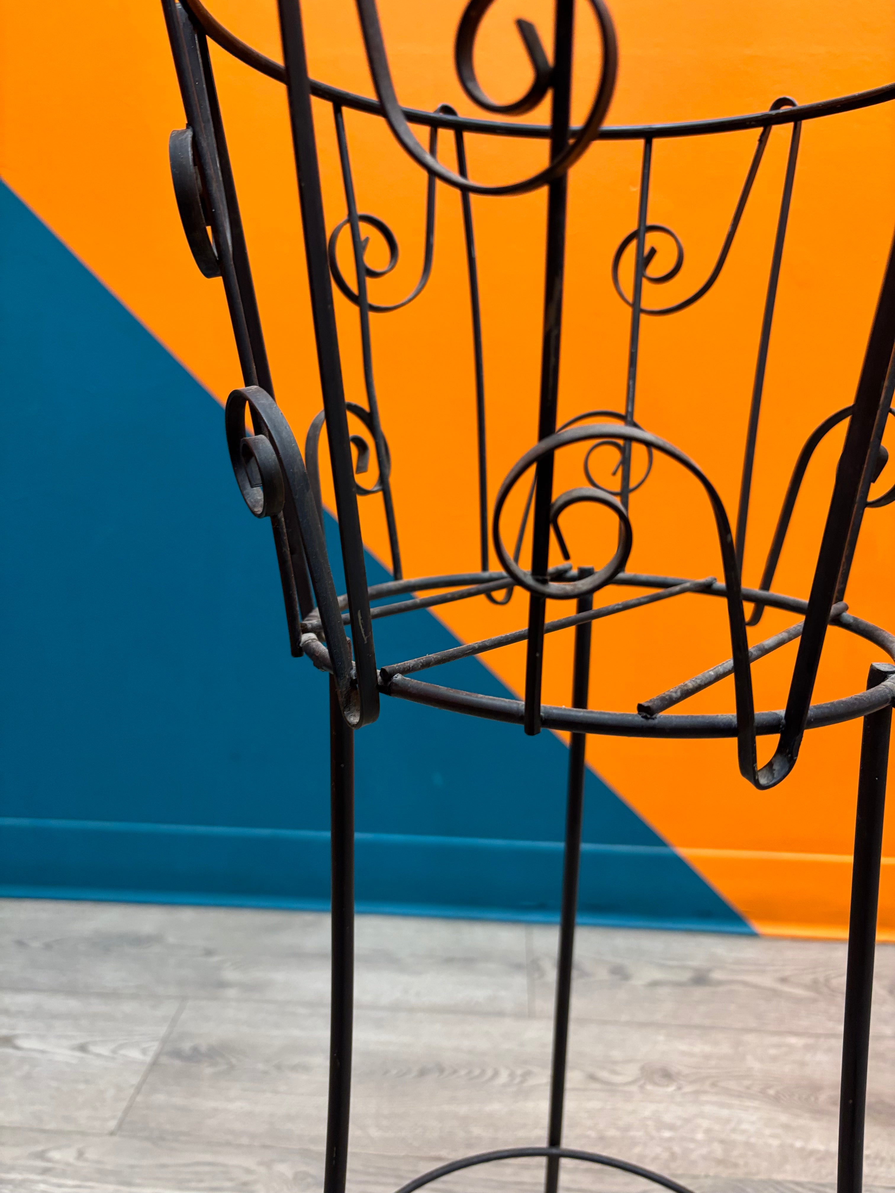 Black Metal Plant Stand