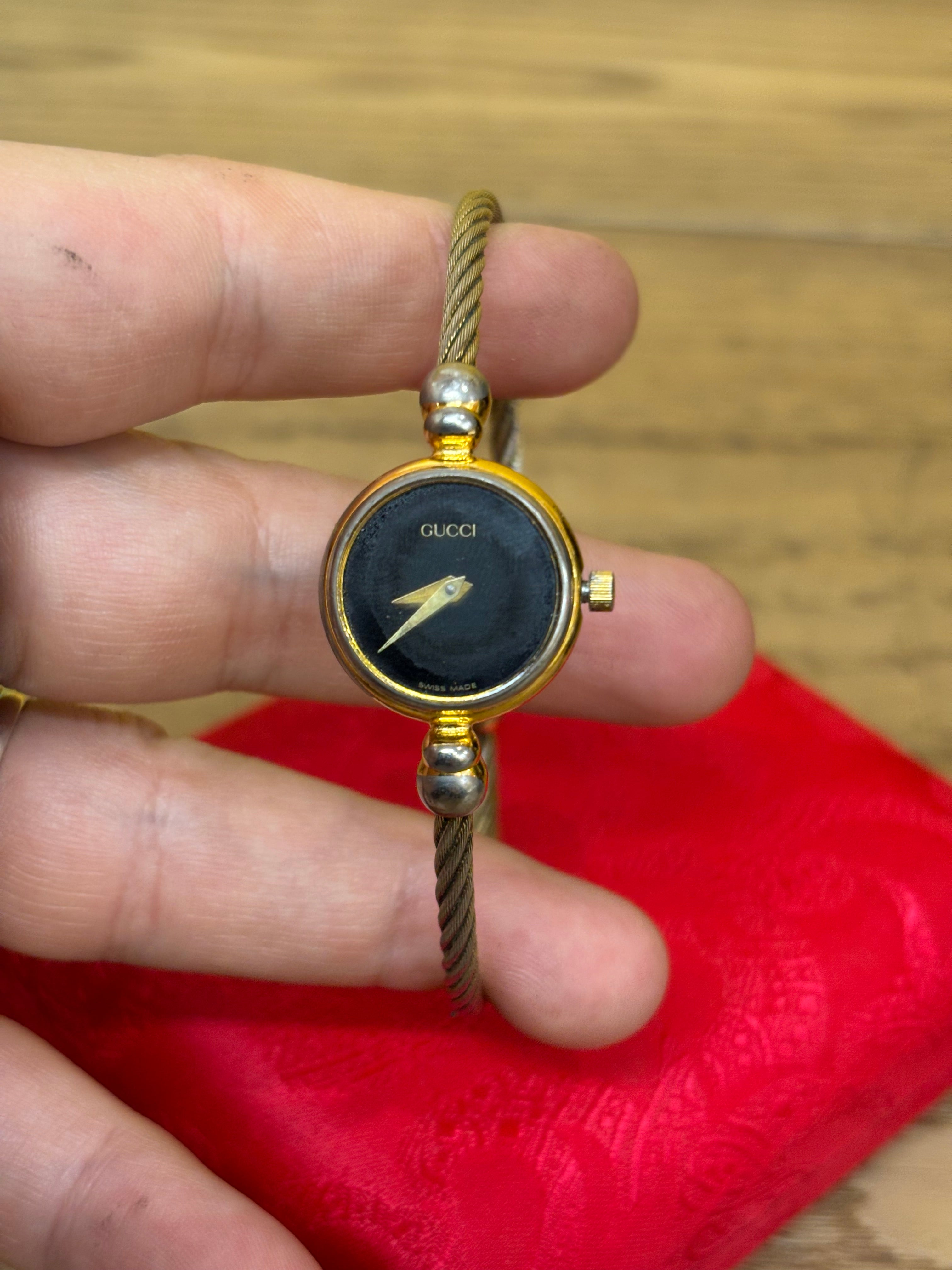 2700.2.L Bangle Watch