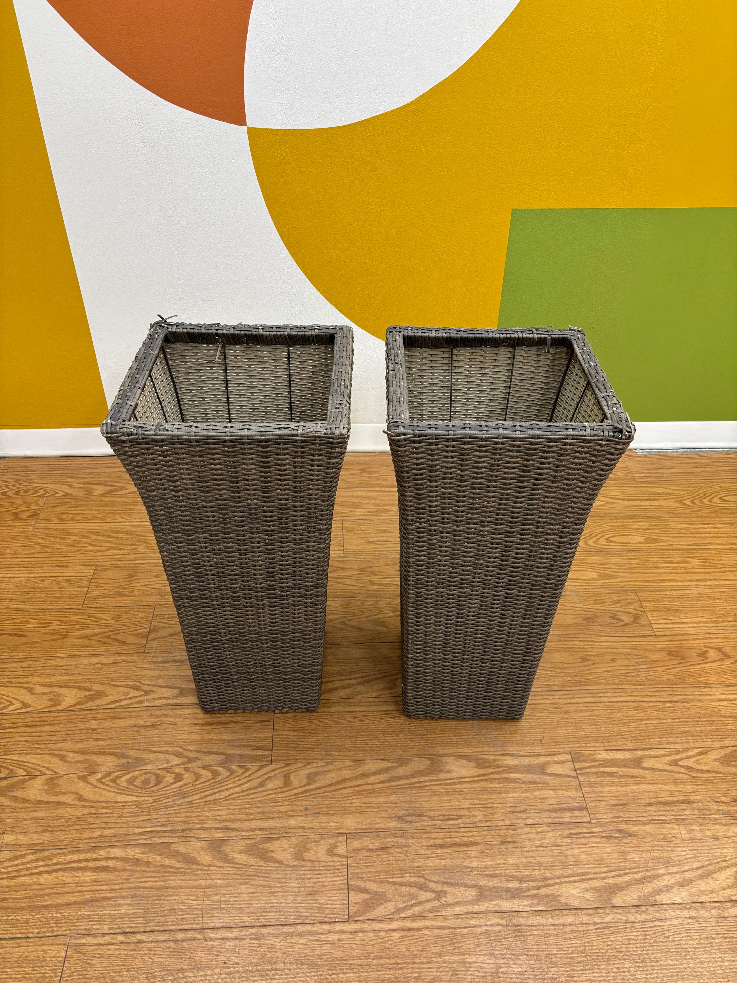 Set of 2 Wicker Planters